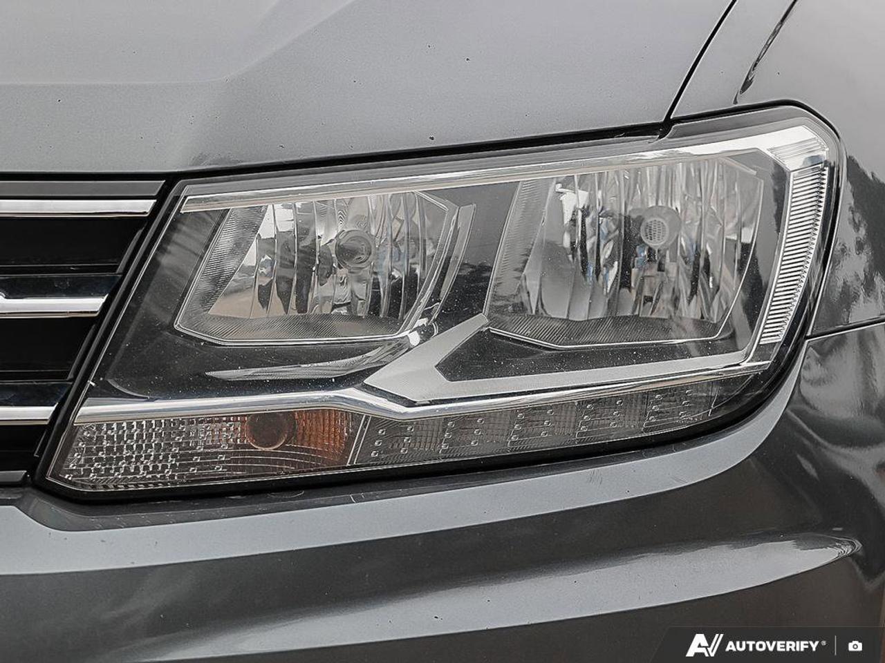 2018 Volkswagen Tiguan ComfortlineCERTIFIED AS-TRADED, NAVIGATION, HTD SE Photo