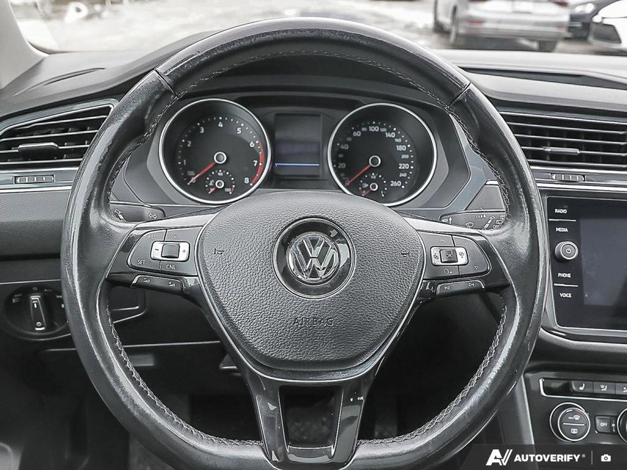 2018 Volkswagen Tiguan ComfortlineCERTIFIED AS-TRADED, NAVIGATION, HTD SE Photo