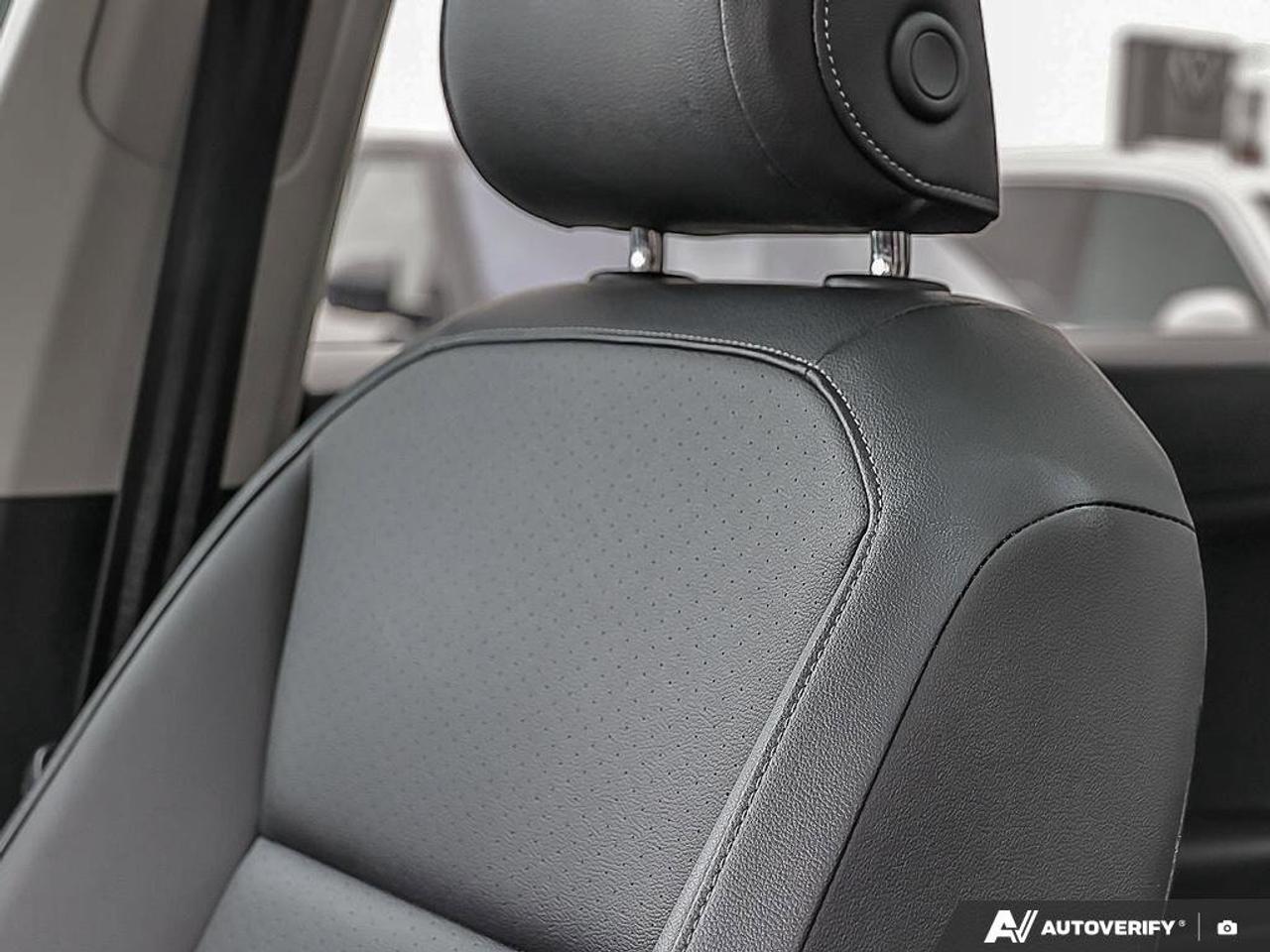 2018 Volkswagen Tiguan ComfortlineCERTIFIED AS-TRADED, NAVIGATION, HTD SE Photo