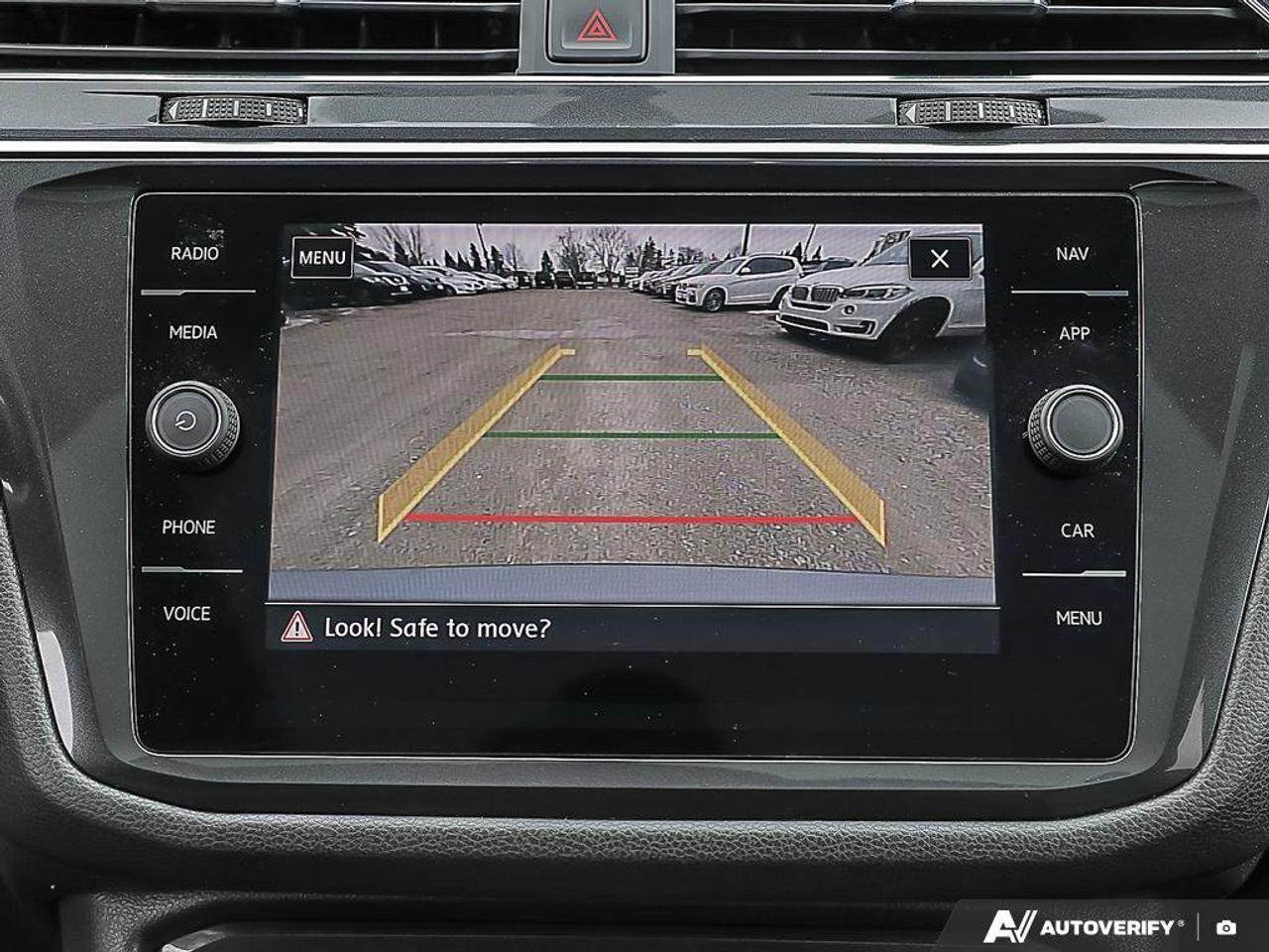 2018 Volkswagen Tiguan ComfortlineCERTIFIED AS-TRADED, NAVIGATION, HTD SE Photo