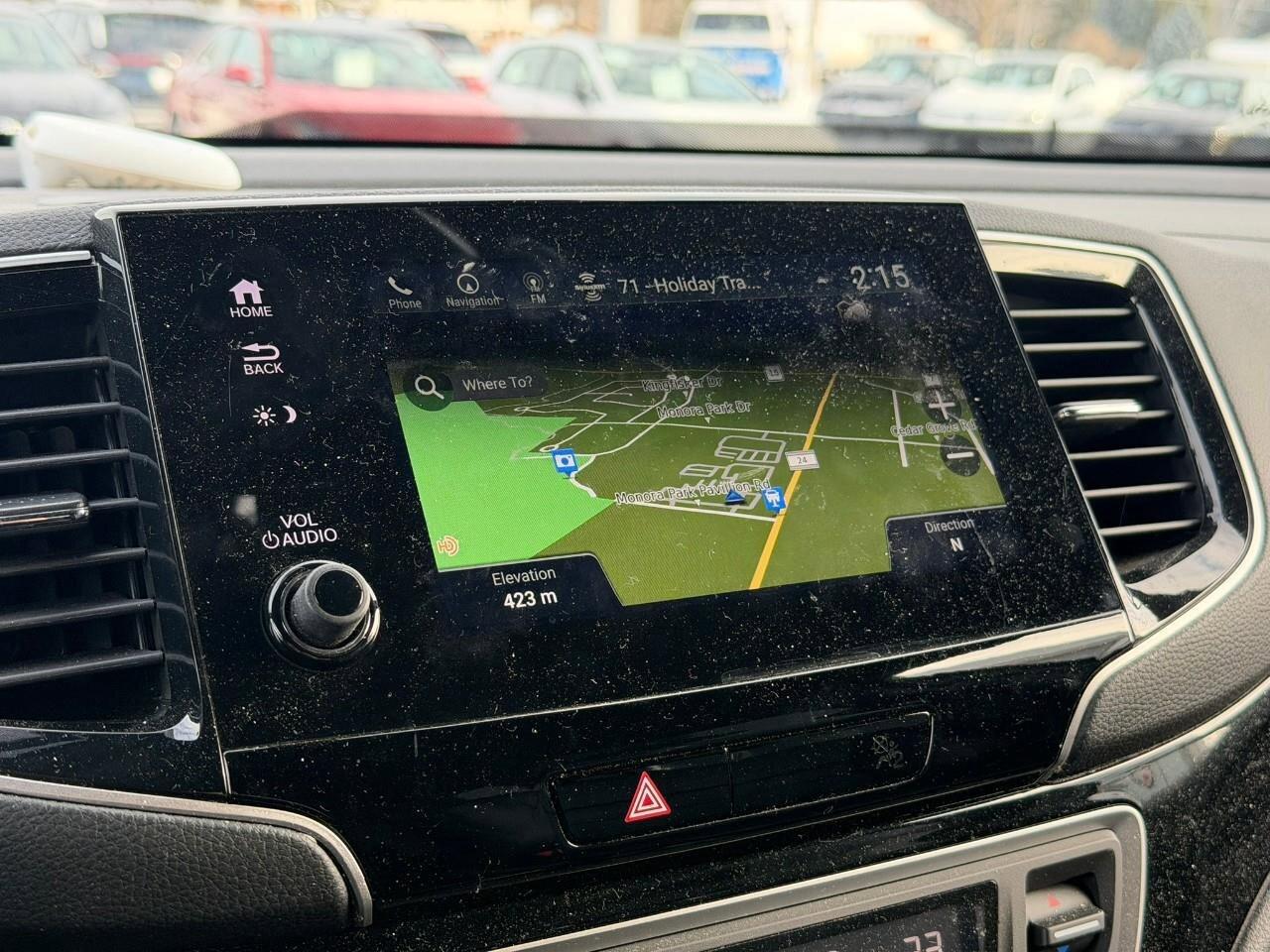 2023 Honda Passport TouringACCIDENT-FREE, HTD + CLD SEATS, SUNROOF, NA Photo