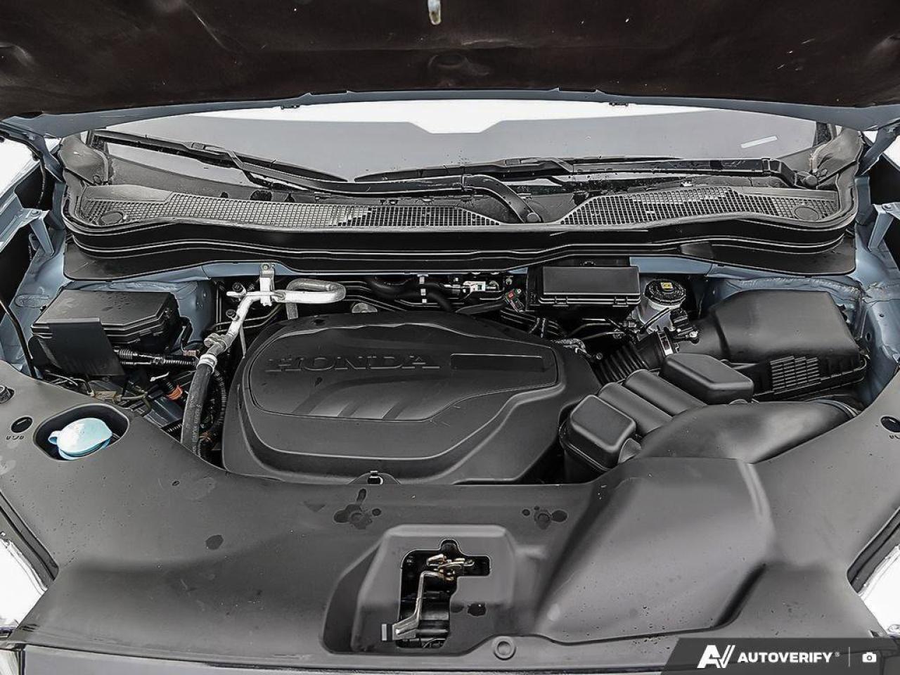 2023 Honda Passport TouringACCIDENT-FREE, HTD + CLD SEATS, SUNROOF, NA Photo