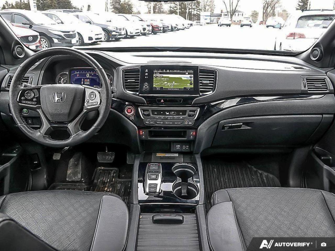 2023 Honda Passport TouringACCIDENT-FREE, HTD + CLD SEATS, SUNROOF, NA Photo