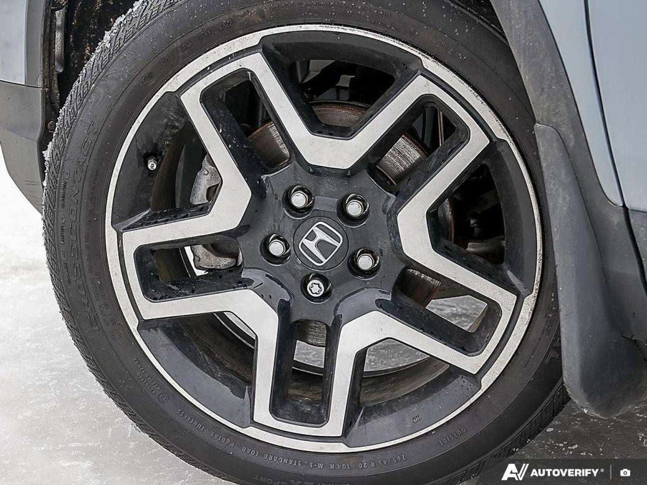 2023 Honda Passport TouringACCIDENT-FREE, HTD + CLD SEATS, SUNROOF, NA Photo