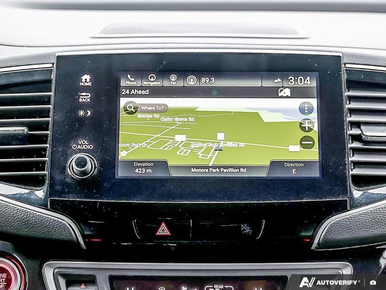 2023 Honda Passport TouringACCIDENT-FREE, HTD + CLD SEATS, SUNROOF, NA Photo