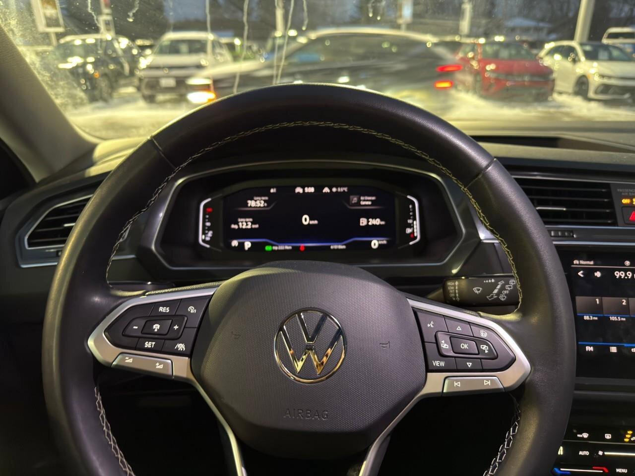 2023 Volkswagen Tiguan ComfortlineONE-OWNER, ACCIDENT-FREE, SUNROOF, HTD Photo