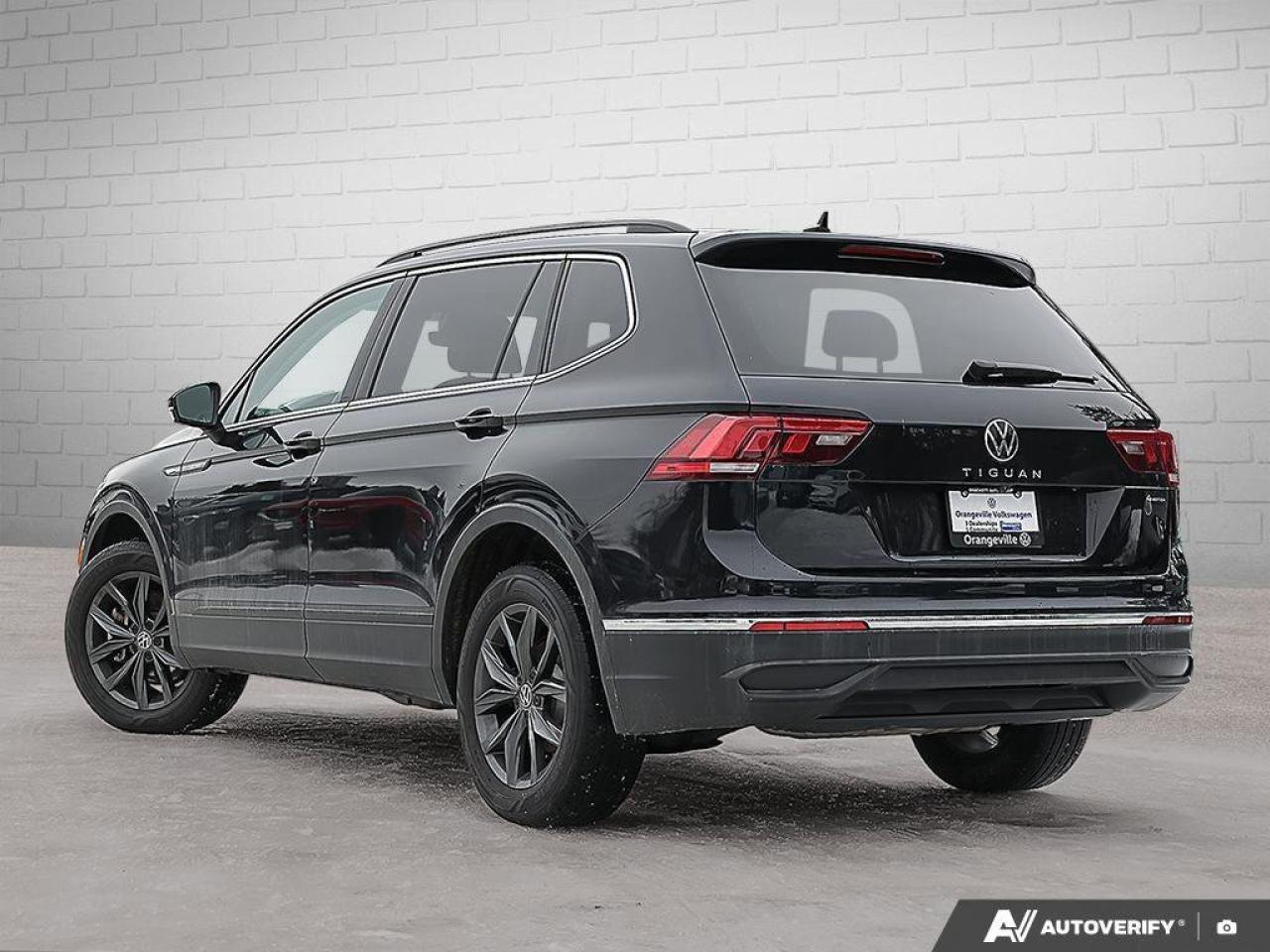 2023 Volkswagen Tiguan ComfortlineONE-OWNER, ACCIDENT-FREE, SUNROOF, HTD Photo3