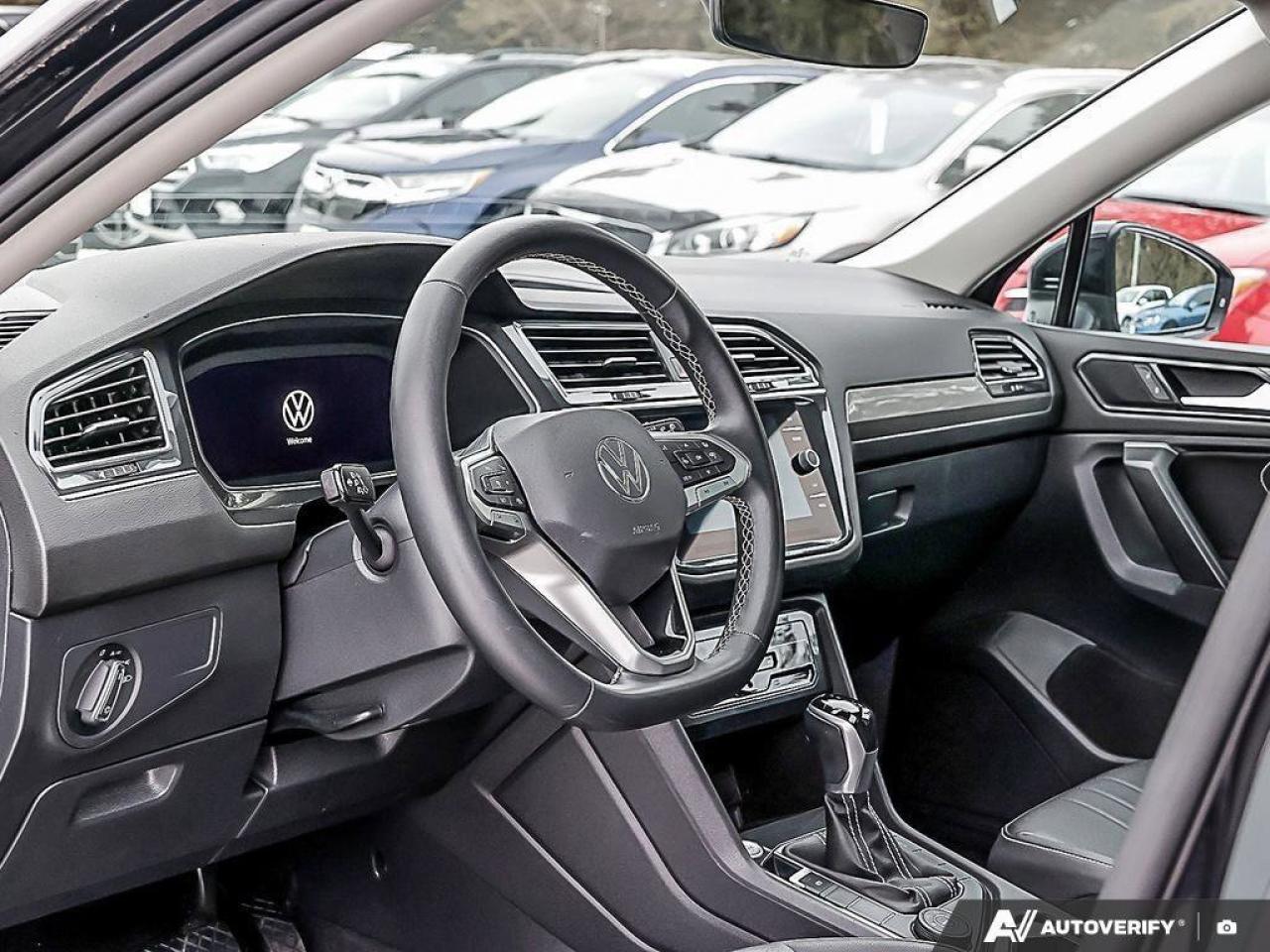 2023 Volkswagen Tiguan ComfortlineONE-OWNER, ACCIDENT-FREE, SUNROOF, HTD Photo