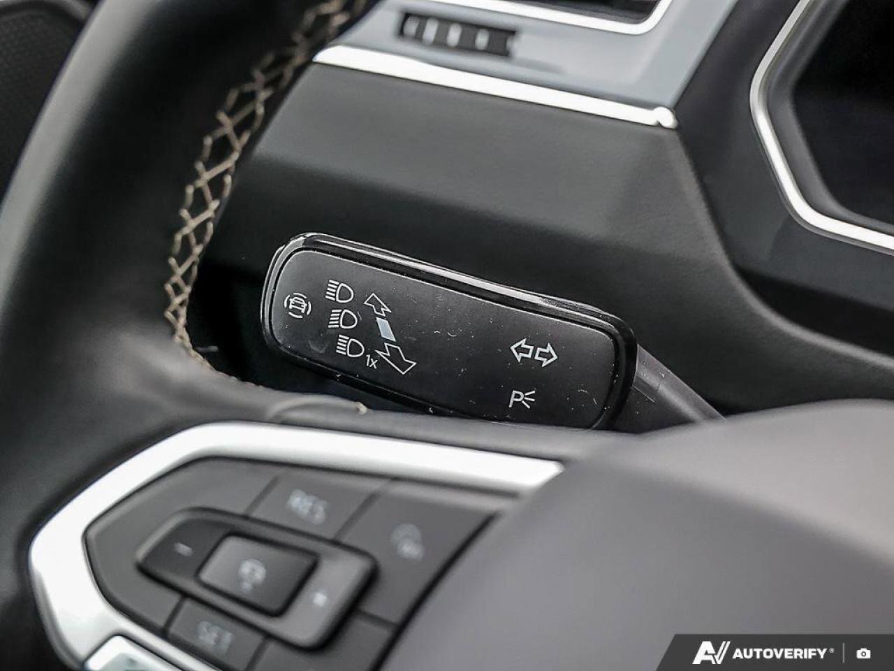 2023 Volkswagen Tiguan ComfortlineONE-OWNER, ACCIDENT-FREE, SUNROOF, HTD Photo