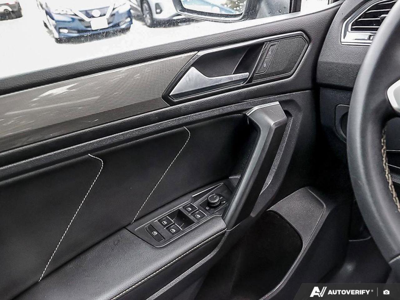 2023 Volkswagen Tiguan ComfortlineONE-OWNER, ACCIDENT-FREE, SUNROOF, HTD Photo