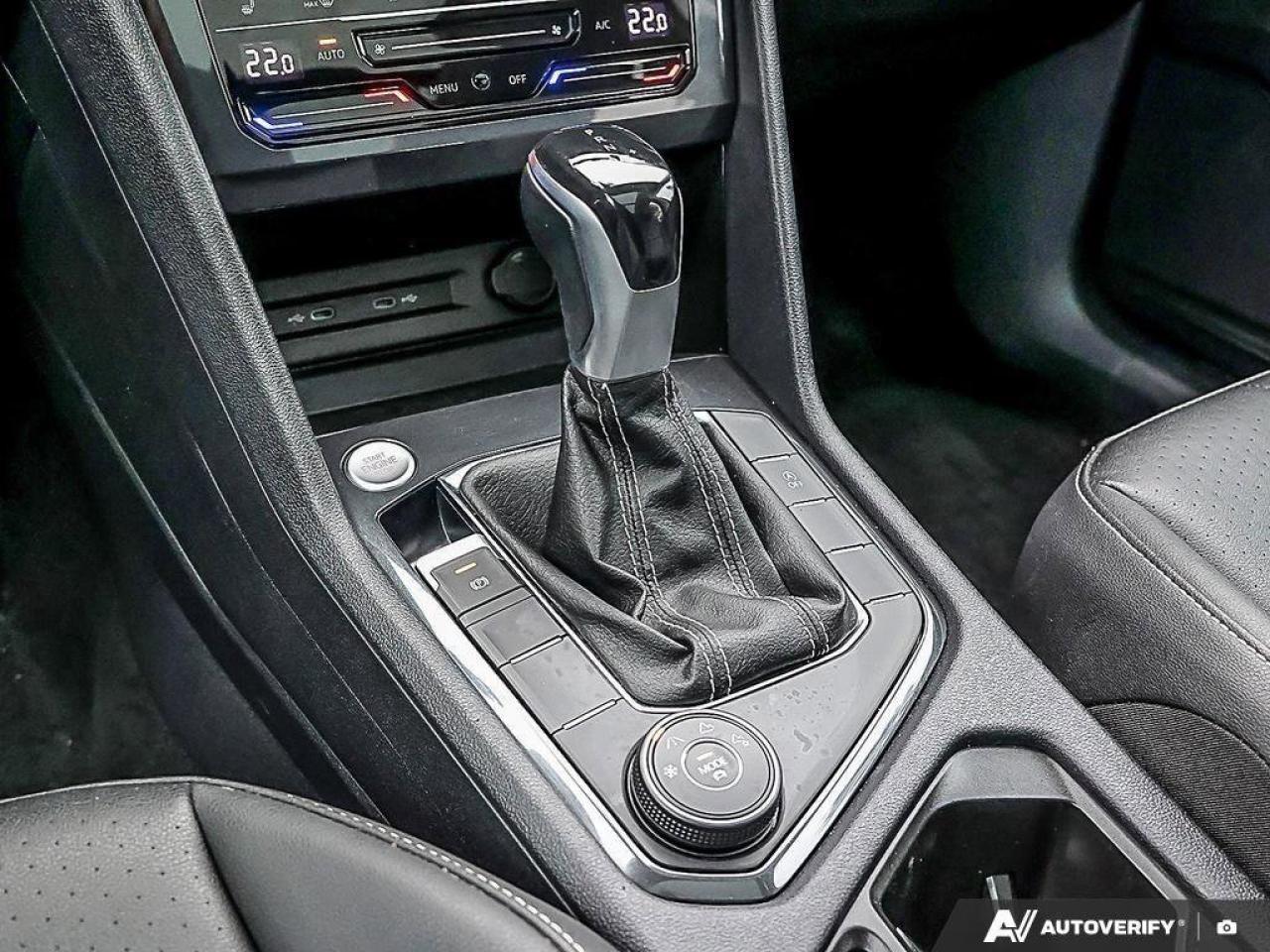 2023 Volkswagen Tiguan ComfortlineONE-OWNER, ACCIDENT-FREE, SUNROOF, HTD Photo