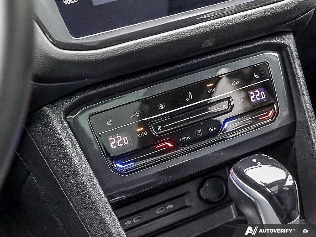 2023 Volkswagen Tiguan ComfortlineONE-OWNER, ACCIDENT-FREE, SUNROOF, HTD Photo