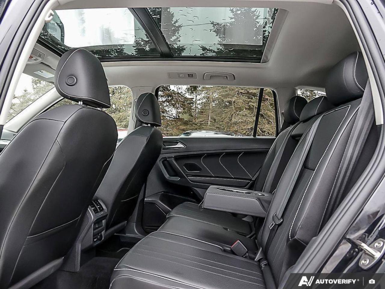 2023 Volkswagen Tiguan ComfortlineONE-OWNER, ACCIDENT-FREE, SUNROOF, HTD Photo