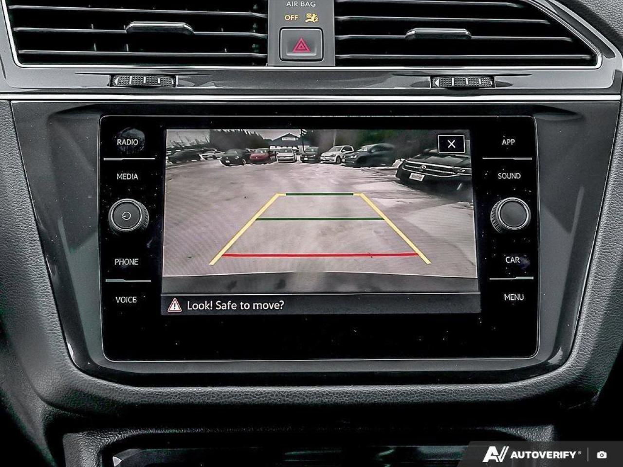 2023 Volkswagen Tiguan ComfortlineONE-OWNER, ACCIDENT-FREE, SUNROOF, HTD Photo