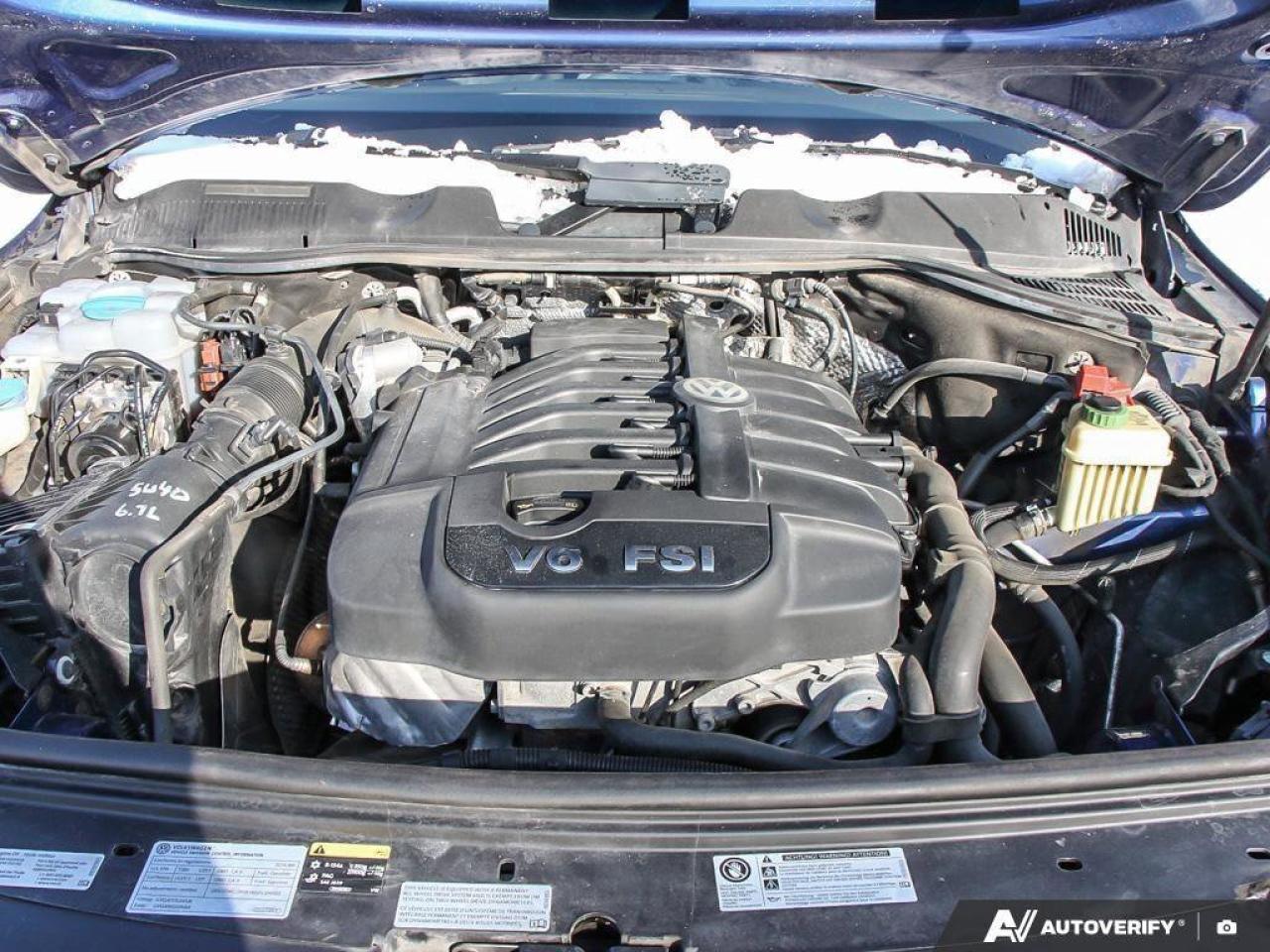 2016 Volkswagen Touareg 3.6L HighlineCERTIFIED AS-TRADED, ONE-OWNER, ACCID Photo