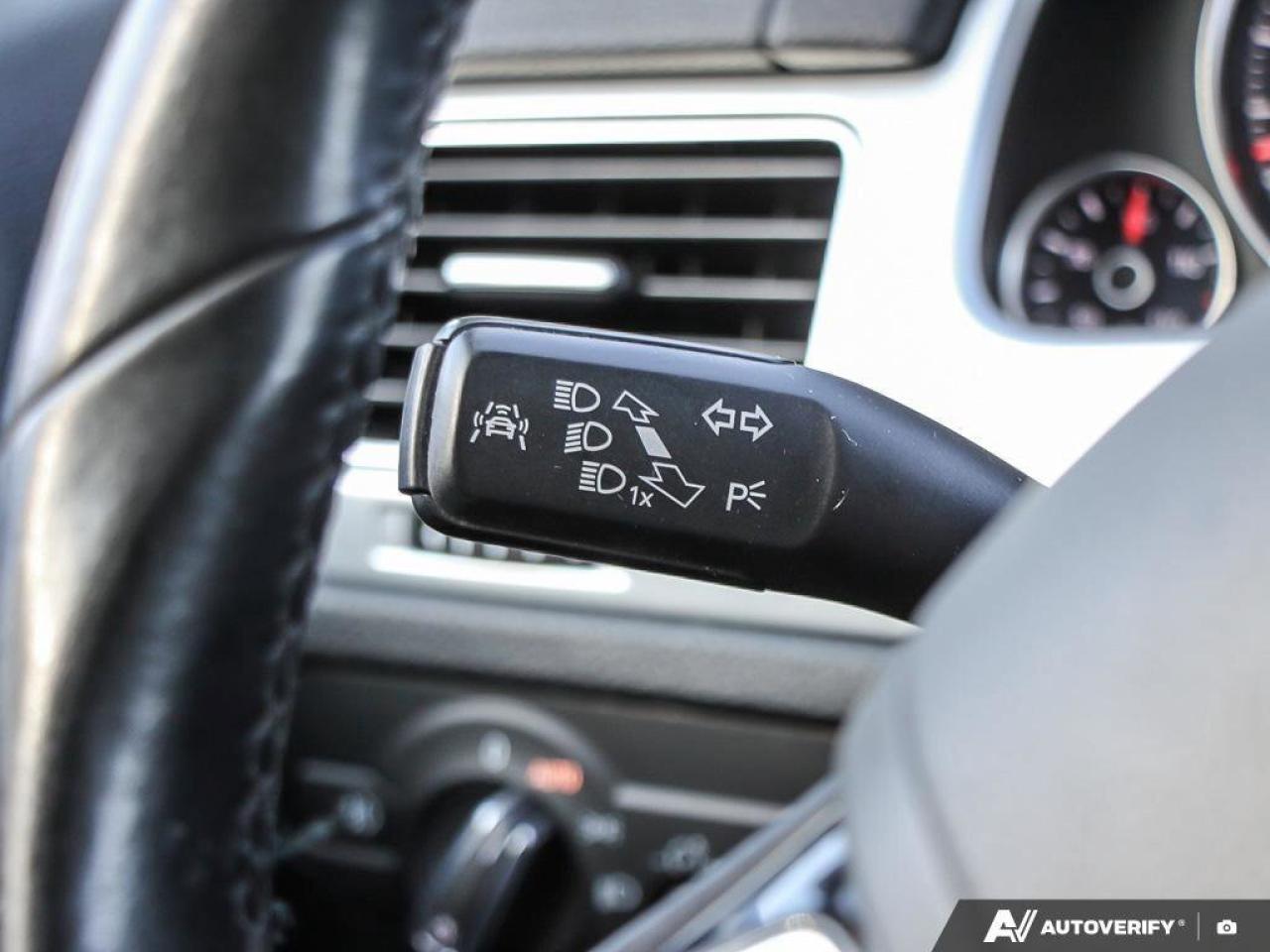 2016 Volkswagen Touareg 3.6L HighlineCERTIFIED AS-TRADED, ONE-OWNER, ACCID Photo