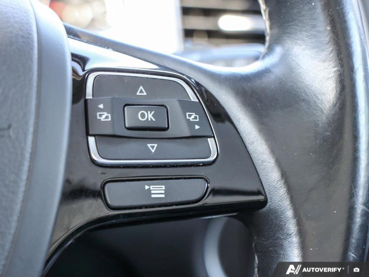 2016 Volkswagen Touareg 3.6L HighlineCERTIFIED AS-TRADED, ONE-OWNER, ACCID Photo