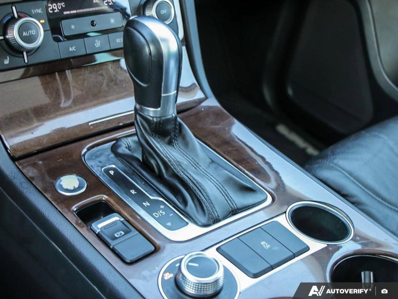 2016 Volkswagen Touareg 3.6L HighlineCERTIFIED AS-TRADED, ONE-OWNER, ACCID Photo