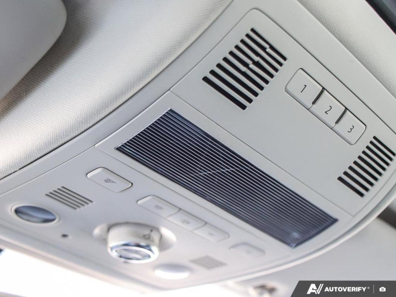 2016 Volkswagen Touareg 3.6L HighlineCERTIFIED AS-TRADED, ONE-OWNER, ACCID Photo