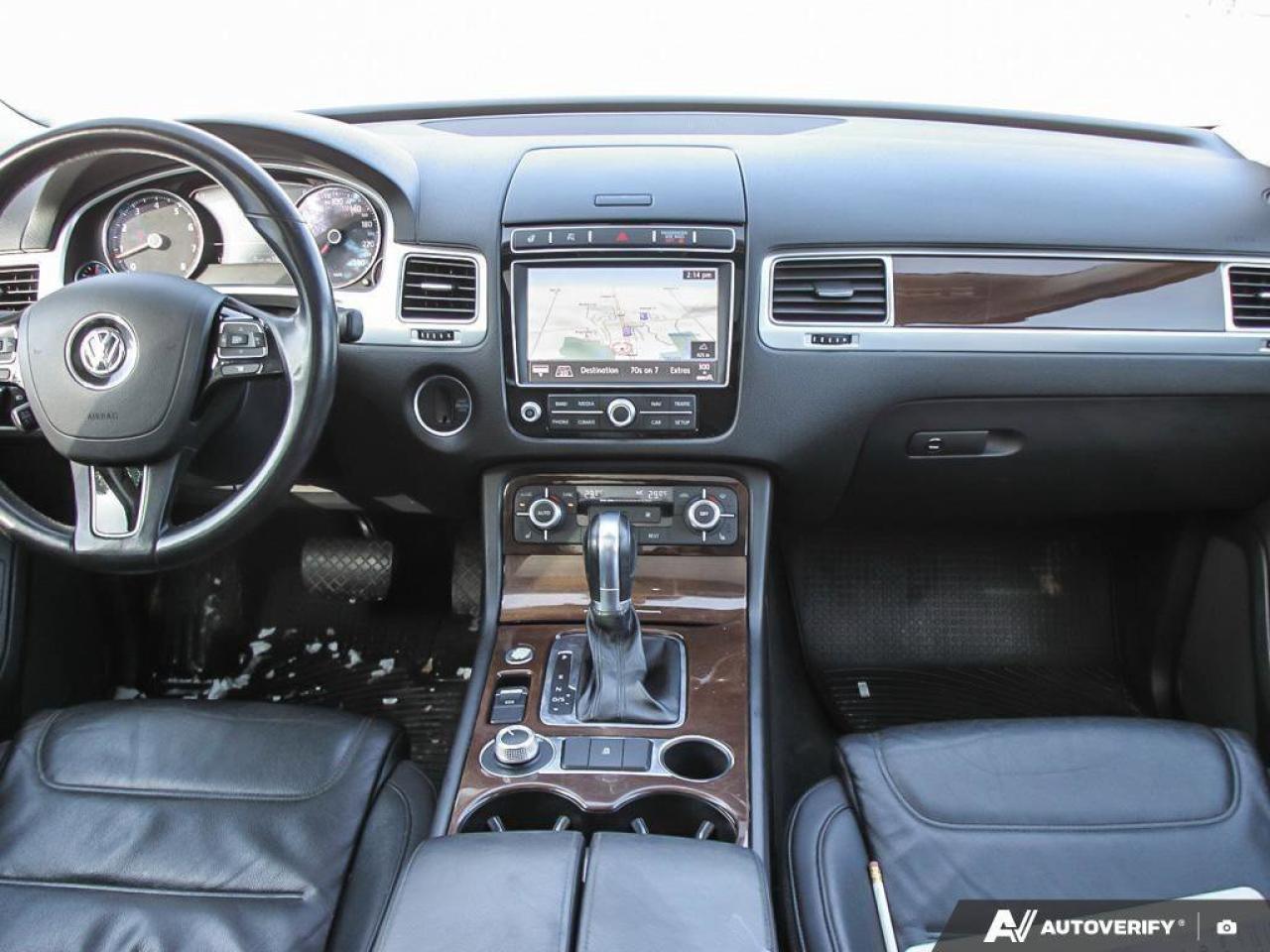 2016 Volkswagen Touareg 3.6L HighlineCERTIFIED AS-TRADED, ONE-OWNER, ACCID Photo