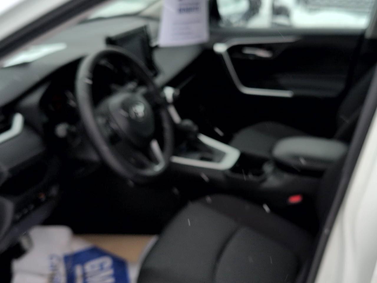 2022 Toyota RAV4 XLECertified Pre-Owned   One Owner   Heated Seats Photo4