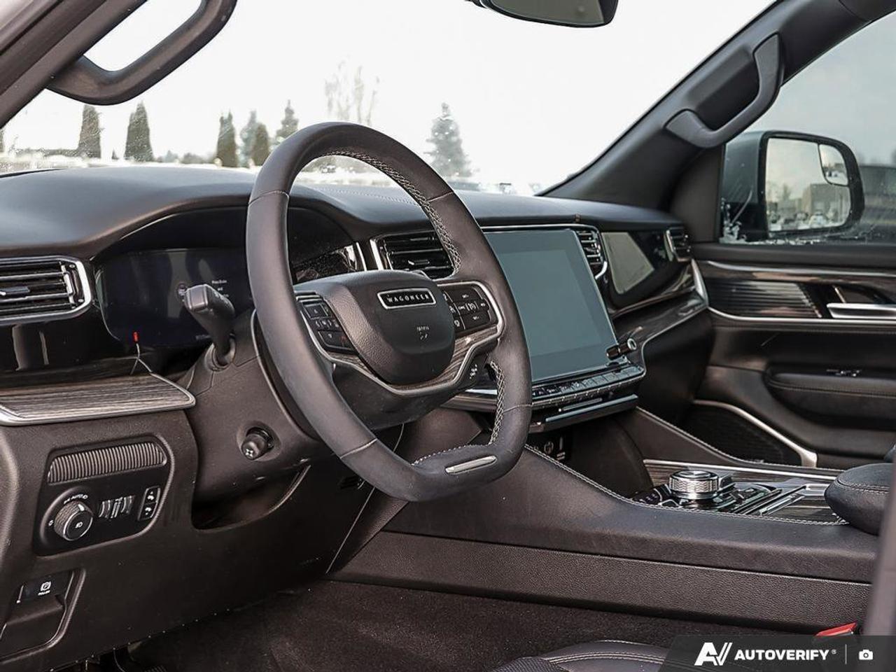 2022 Jeep Wagoneer Series IIISERIES III, 5.7L V8, AWD, LEATHER, NAV, Photo