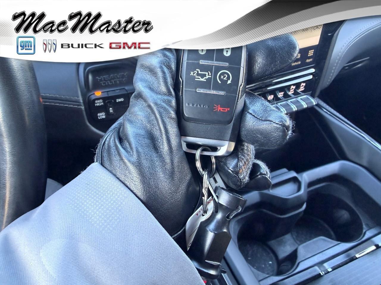 2022 RAM 2500 LimitedLIMITED, 6.7L DIESEL, CREW CAB, ALLOYS, LEA Photo