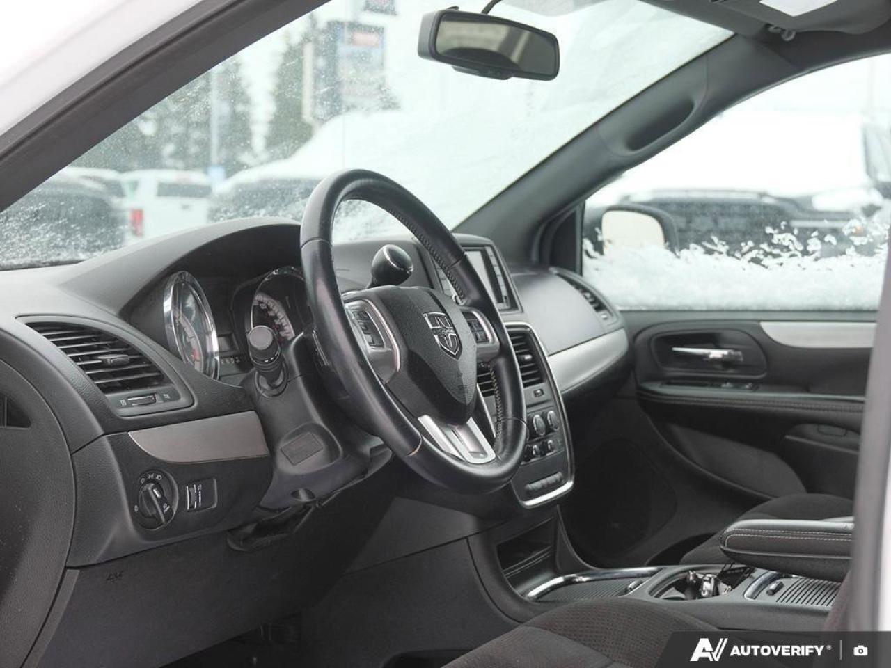 2015 Dodge Grand Caravan SE/SXTSXT, 3.6L V6, FWD, CLOTH, ALLOYS, AS-TRADED! Photo