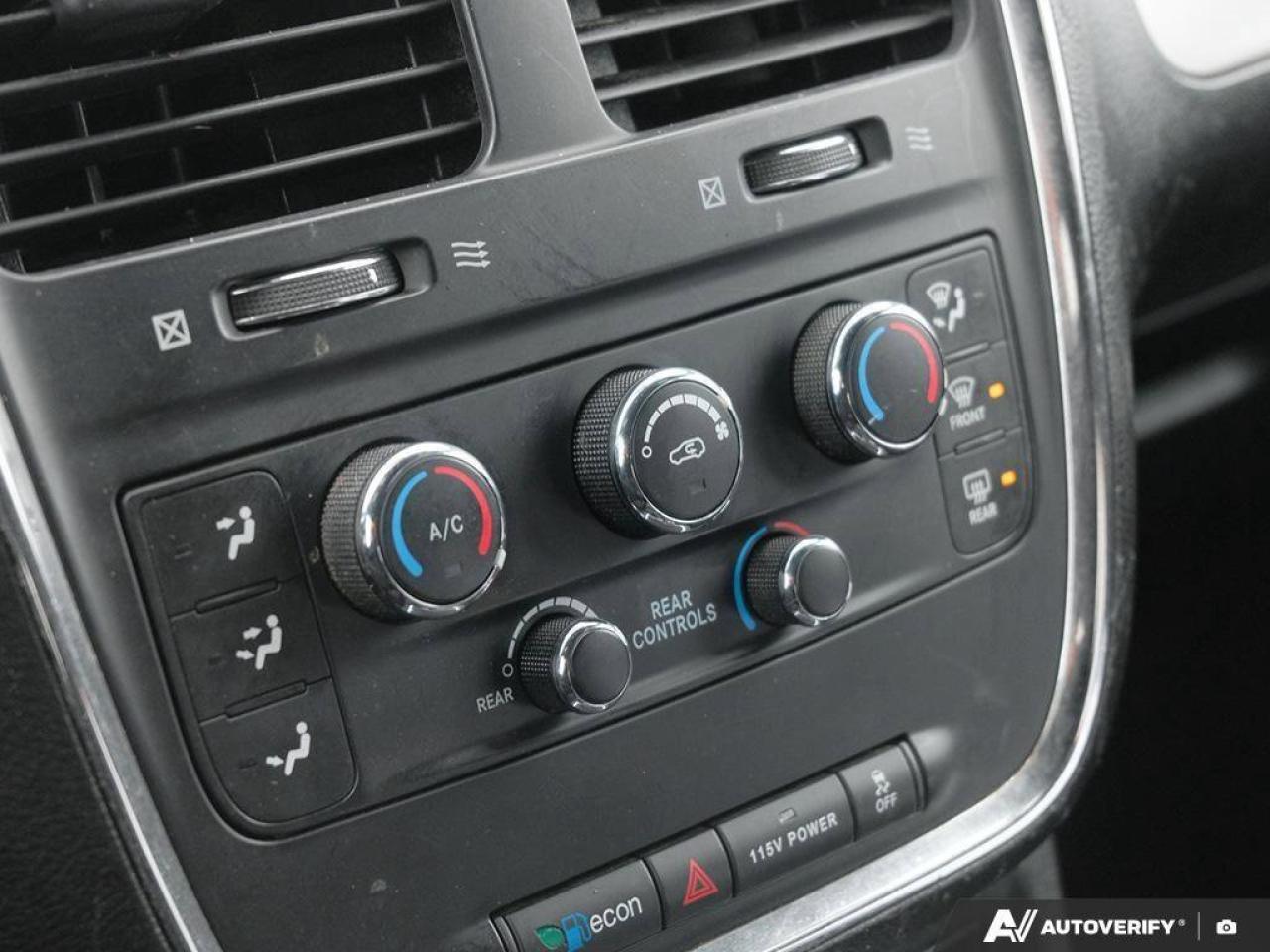 2015 Dodge Grand Caravan SE/SXTSXT, 3.6L V6, FWD, CLOTH, ALLOYS, AS-TRADED! Photo