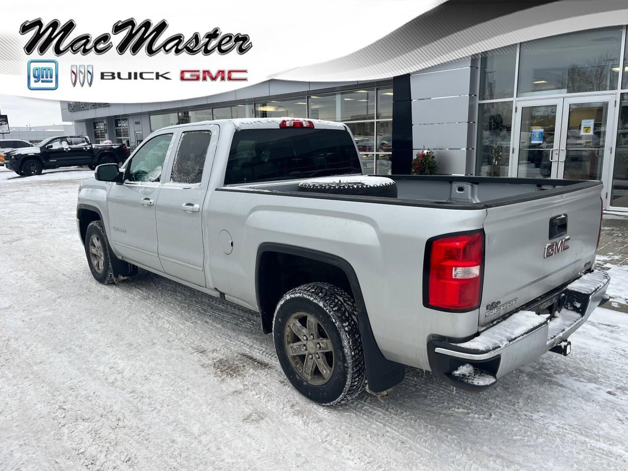 2017 GMC Sierra 1500 4WD Double Cab 143.5  SLE Photo