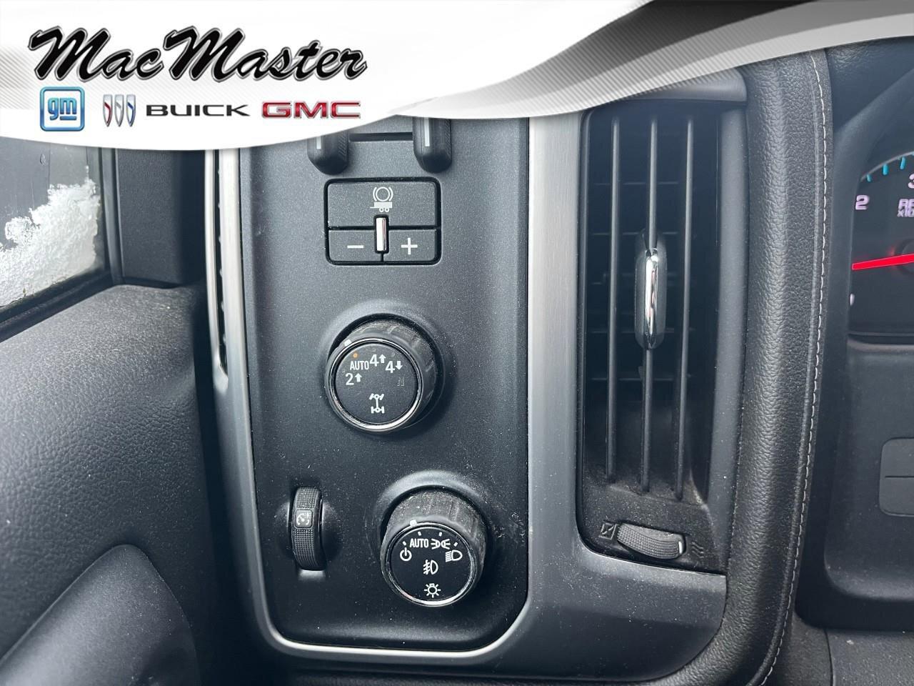 2017 GMC Sierra 1500 4WD Double Cab 143.5  SLE Photo