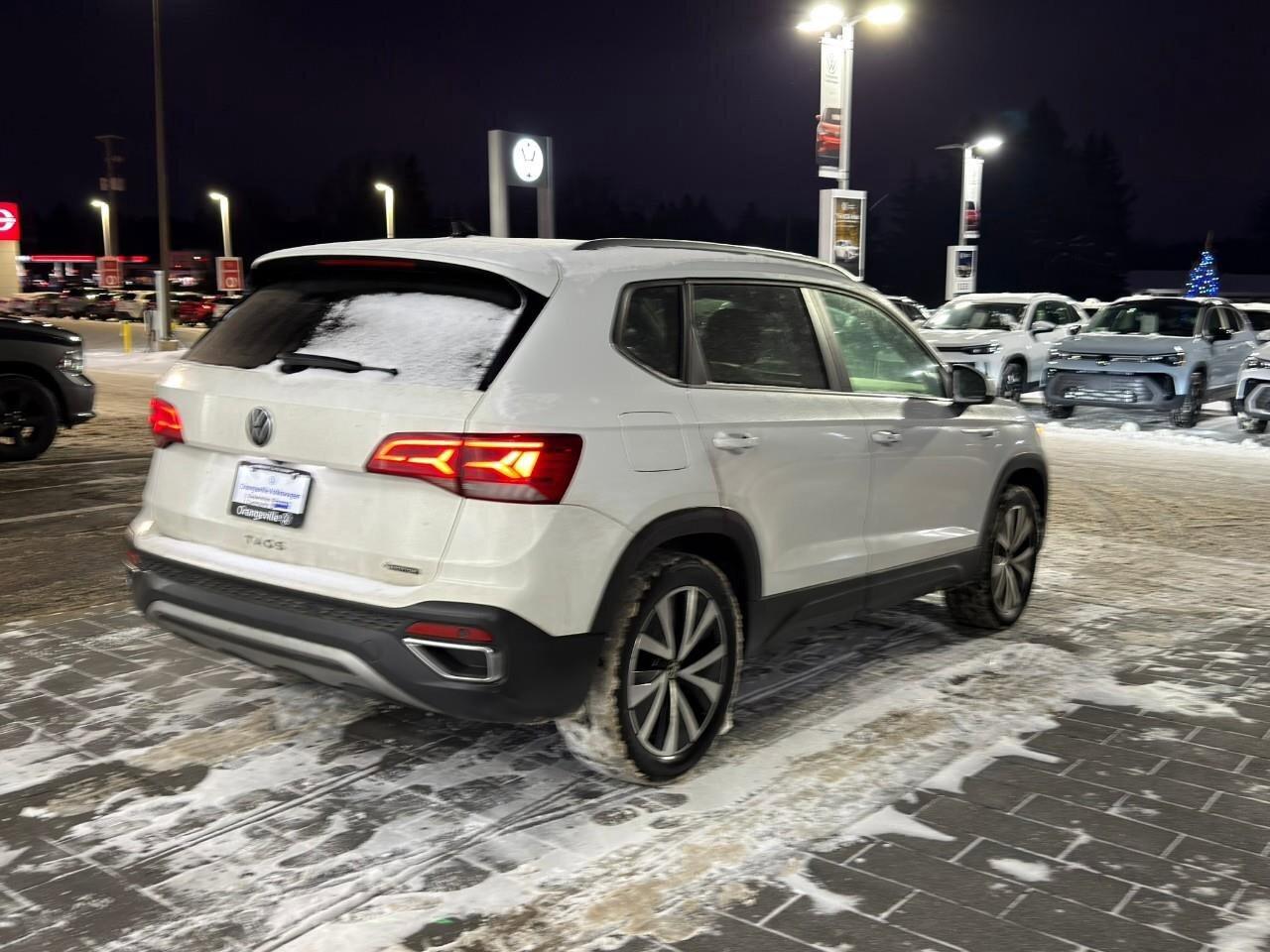 2022 Volkswagen Taos HighlineONE-OWNER, ACCIDENT-FREE, AWD, SUNROOF, CA Photo3