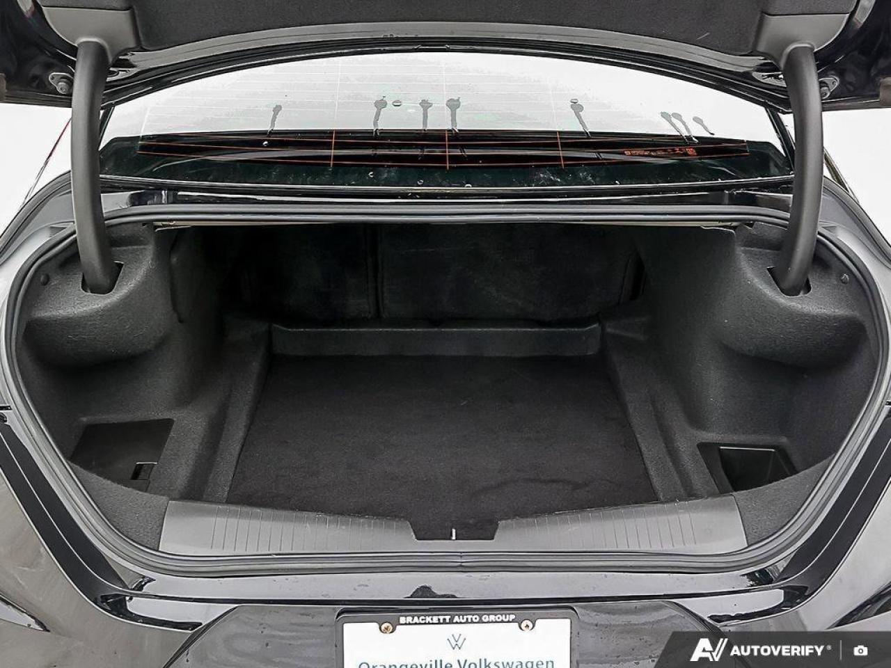 2023 Cadillac CT4 SportONE-OWNER, ACCIDENT-FREE, AWD, CARPLAY, SUNRO Photo