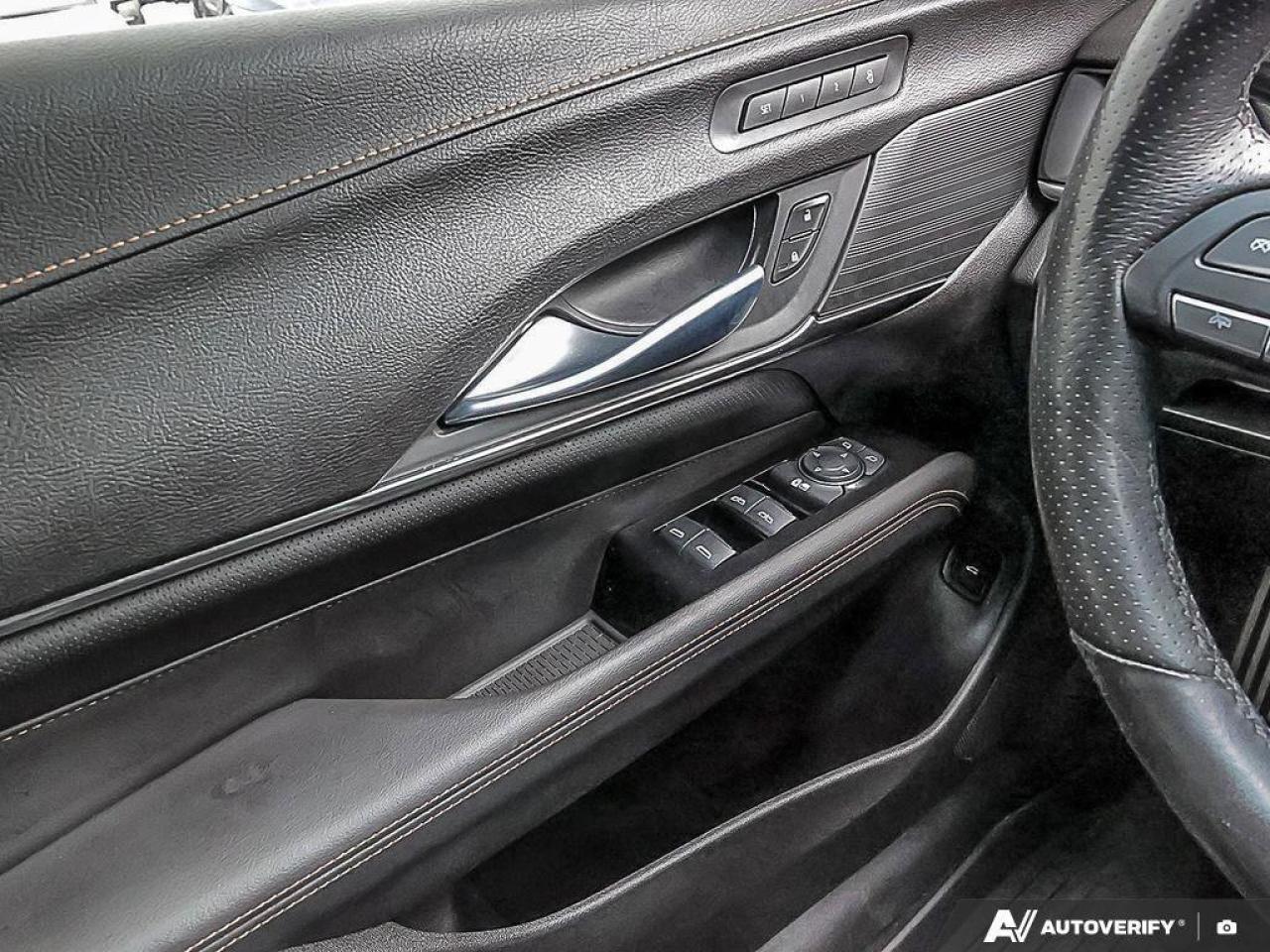 2023 Cadillac CT4 SportONE-OWNER, ACCIDENT-FREE, AWD, CARPLAY, SUNRO Photo