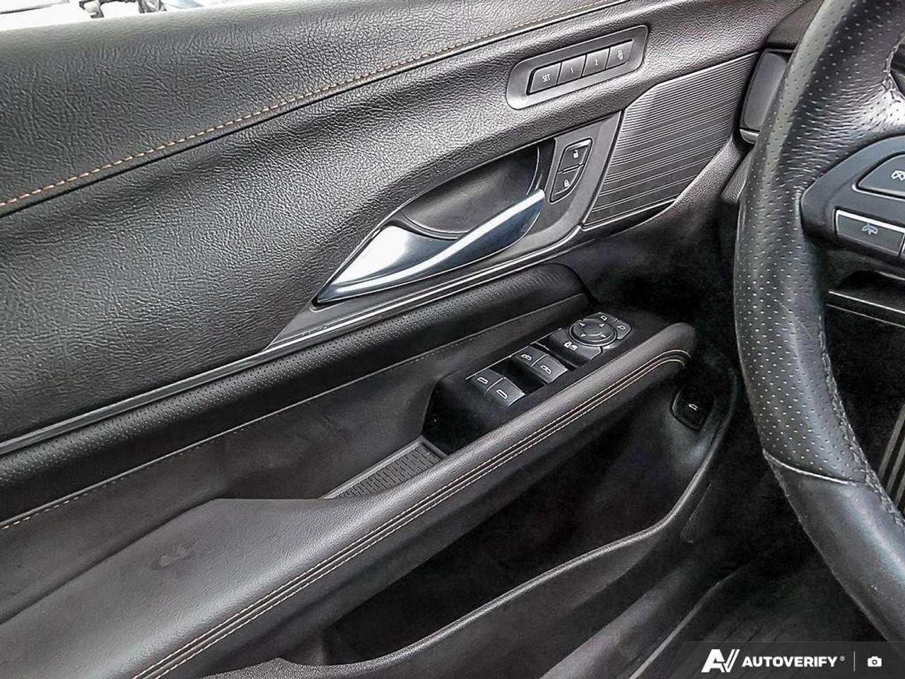 2023 Cadillac CT4 SportONE-OWNER, ACCIDENT-FREE, AWD, CARPLAY, SUNRO Photo