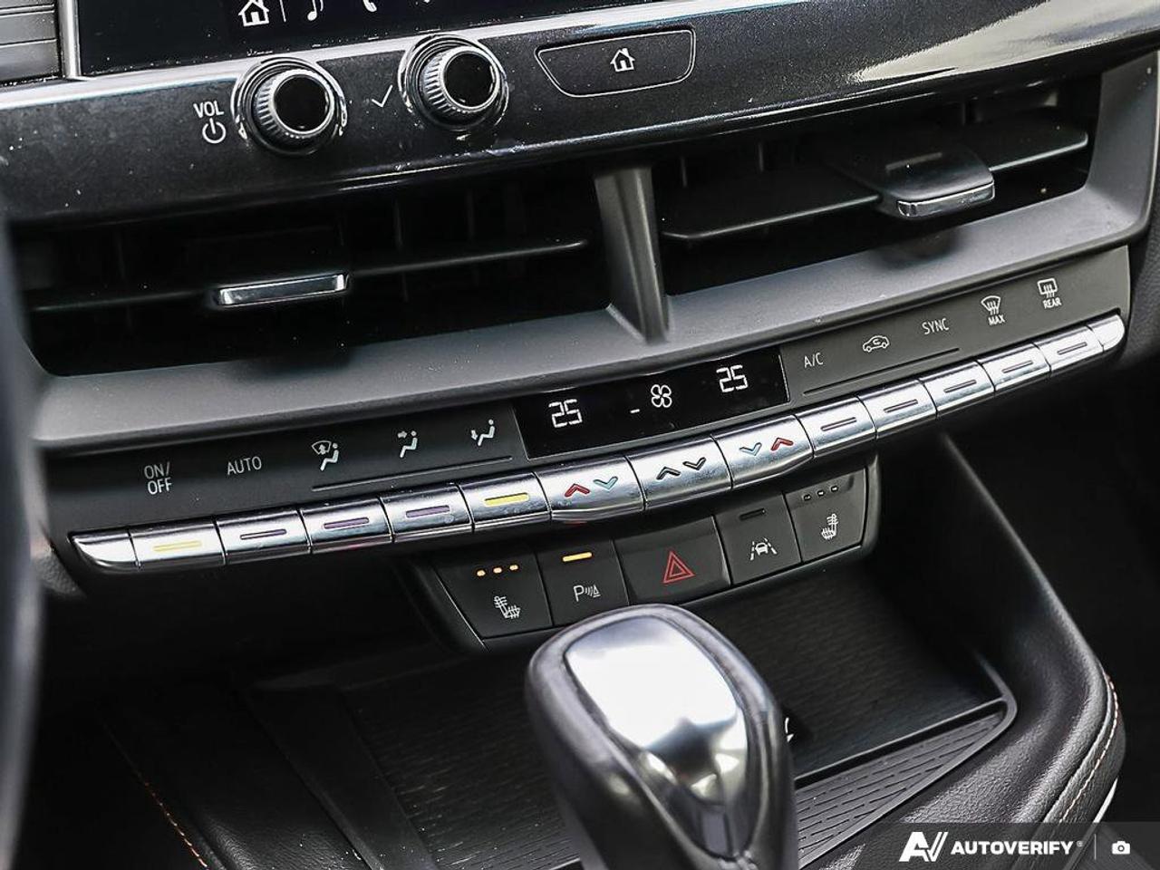 2023 Cadillac CT4 SportONE-OWNER, ACCIDENT-FREE, AWD, CARPLAY, SUNRO Photo