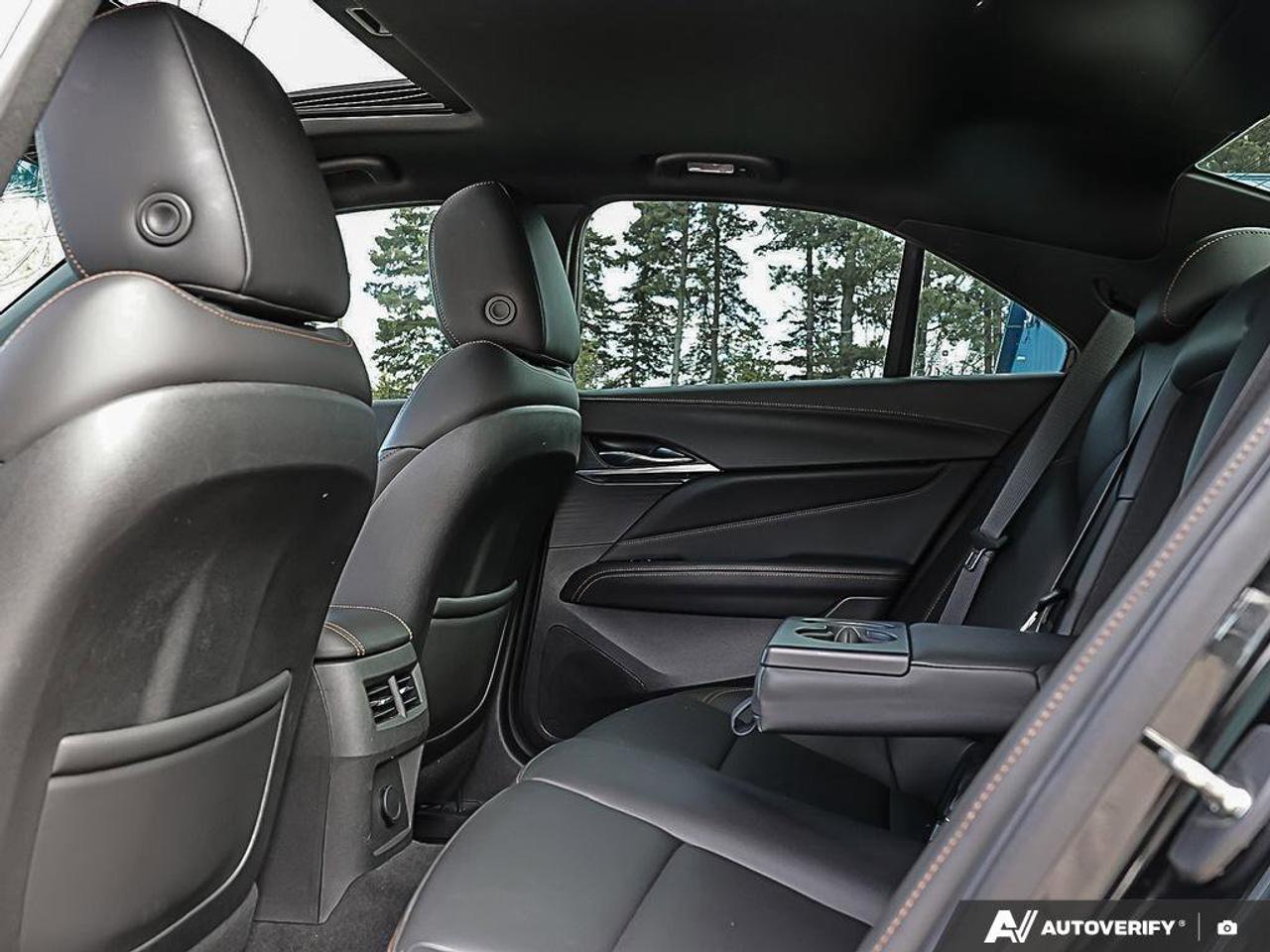 2023 Cadillac CT4 SportONE-OWNER, ACCIDENT-FREE, AWD, CARPLAY, SUNRO Photo