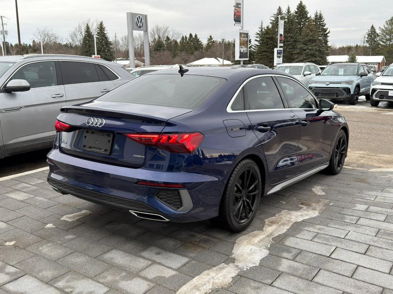 2022 Audi A3 ProgressivONE-OWNER, ACCIDENT-FREE, AWD, SUNROOF, Photo4