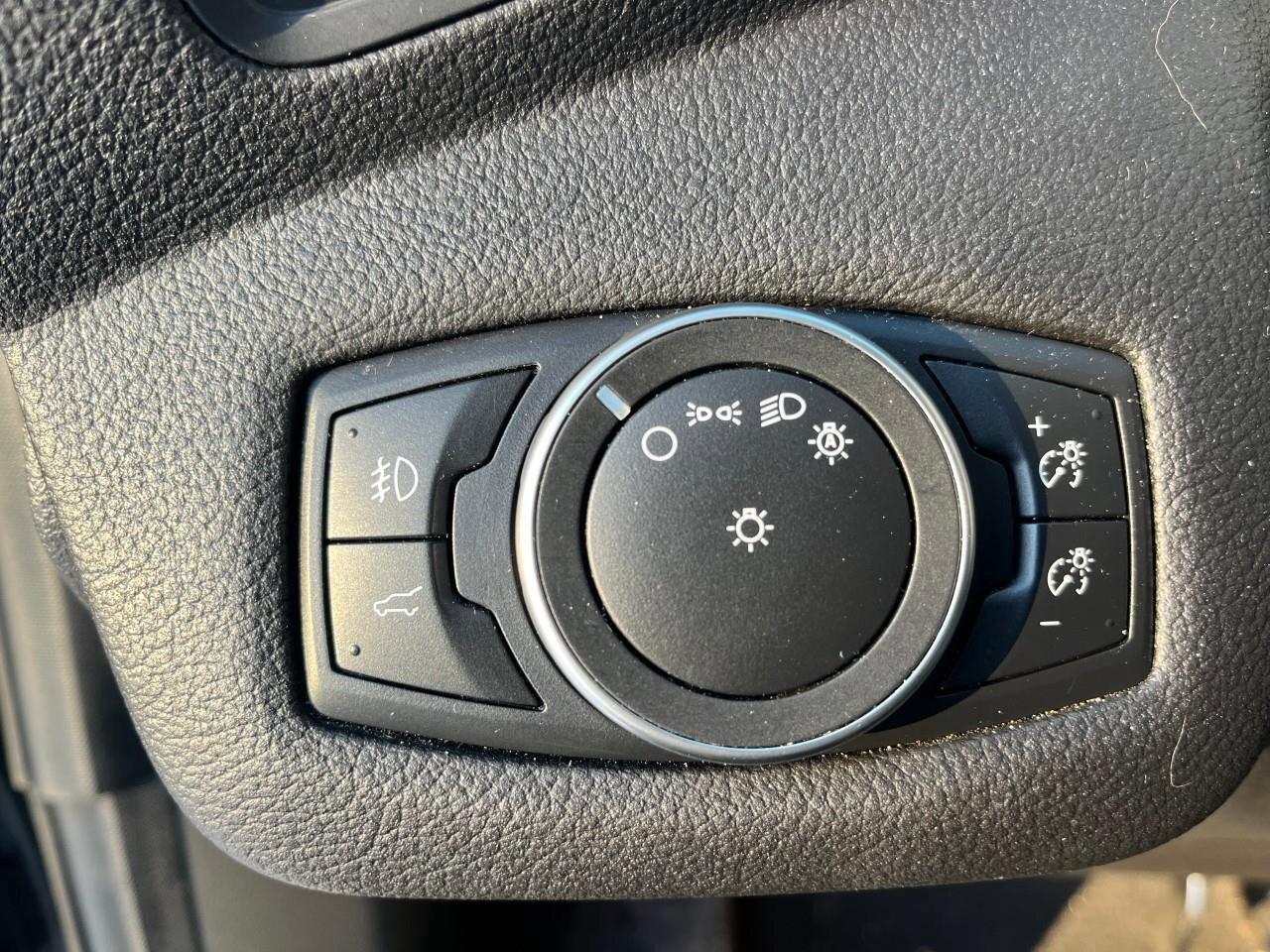 2019 Ford Escape SELSEL, 1.5 L 4 CYLINDER, AWD, ALLOYS, SNOWS, LOW Photo