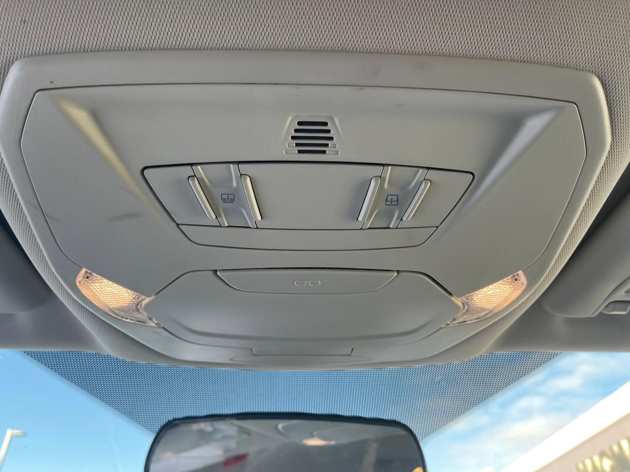 2019 Ford Escape SELSEL, 1.5 L 4 CYLINDER, AWD, ALLOYS, SNOWS, LOW Photo