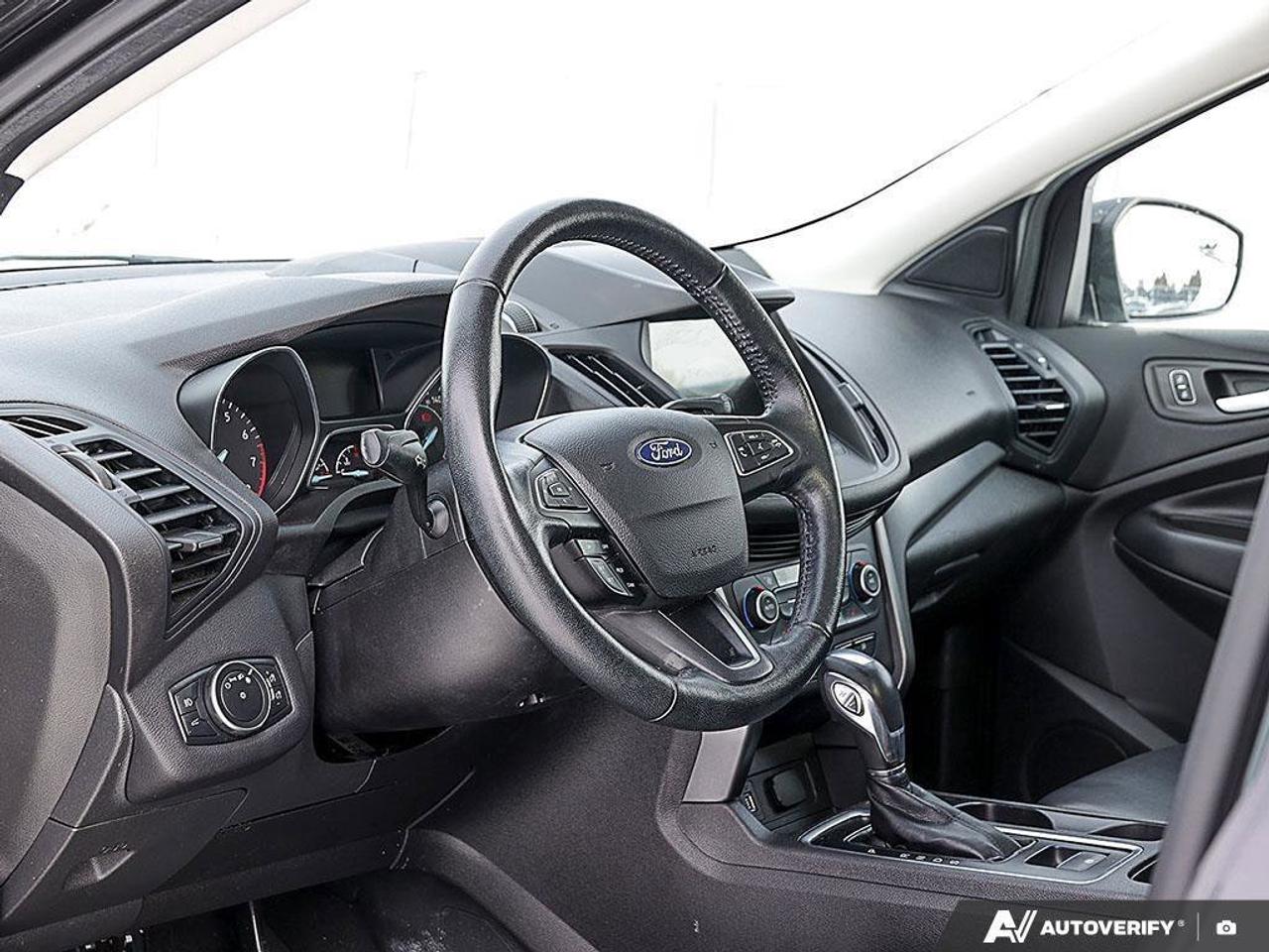 2019 Ford Escape SELSEL, 1.5 L 4 CYLINDER, AWD, ALLOYS, SNOWS, LOW Photo