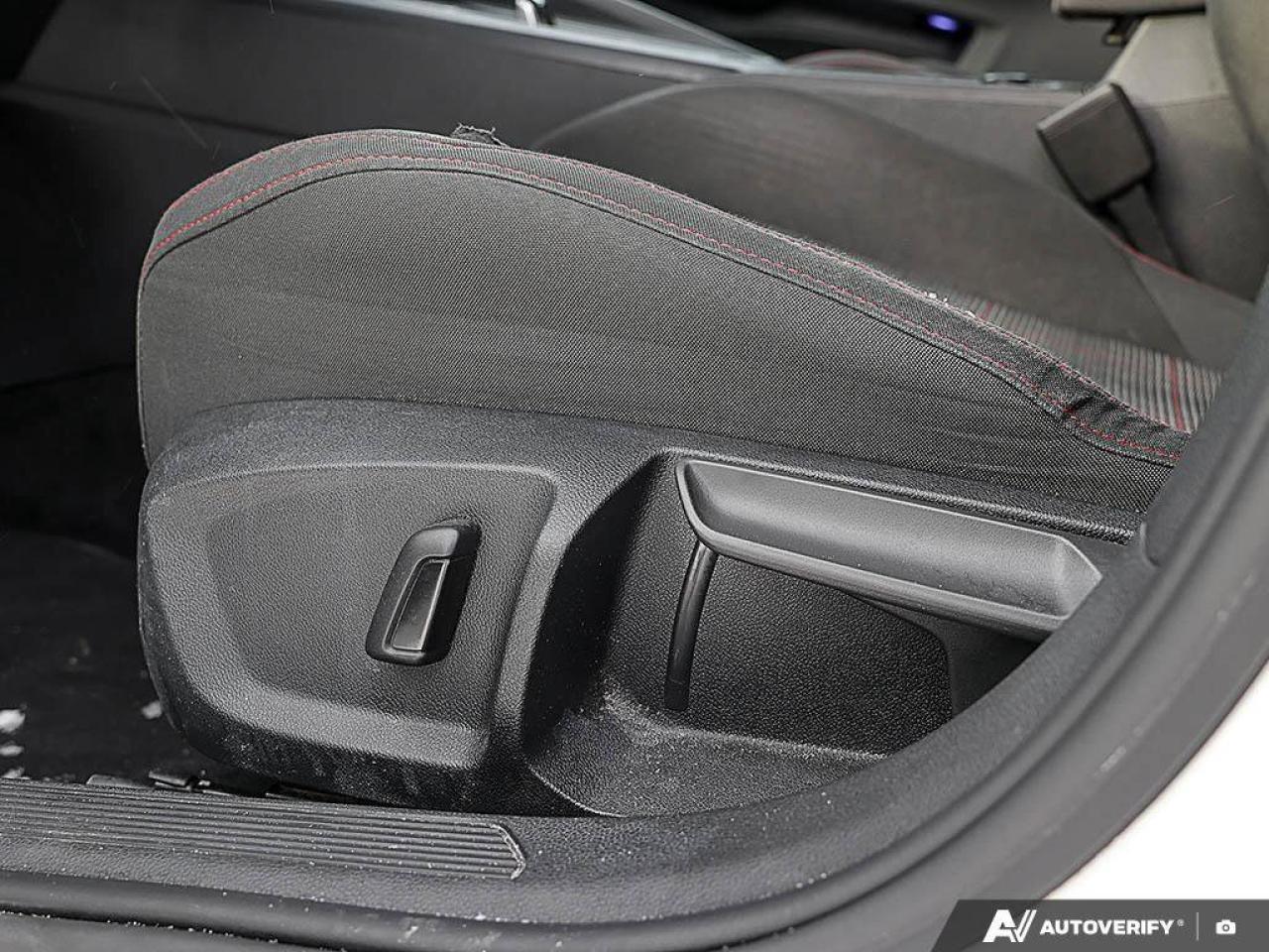 2022 Volkswagen Golf GTI PerformanceCERTIFIED, CLOTH PACK, CARPLAY, LIMITED Photo