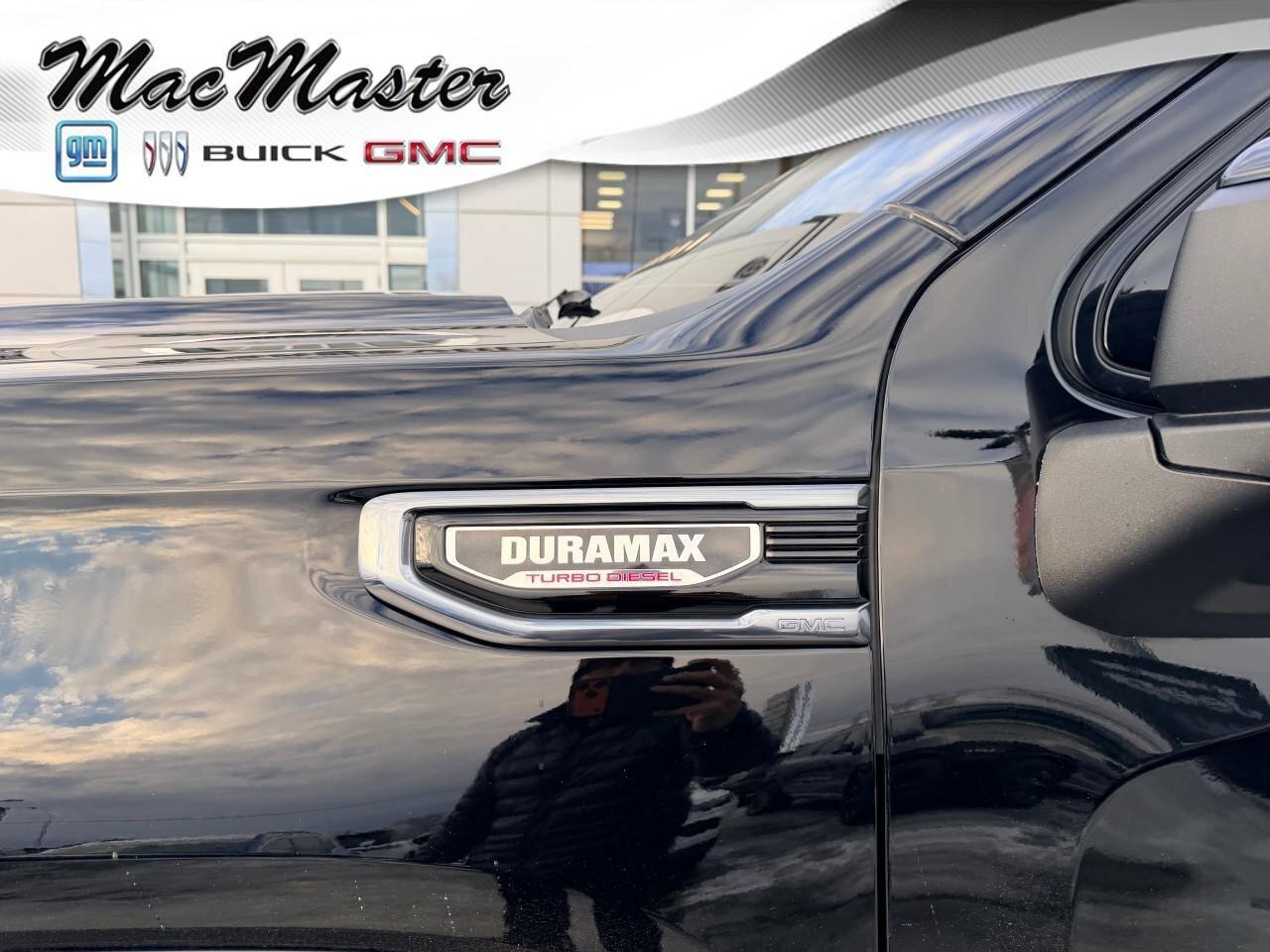 2025 GMC Sierra 1500 4WD Crew Cab 147  AT4 Photo3