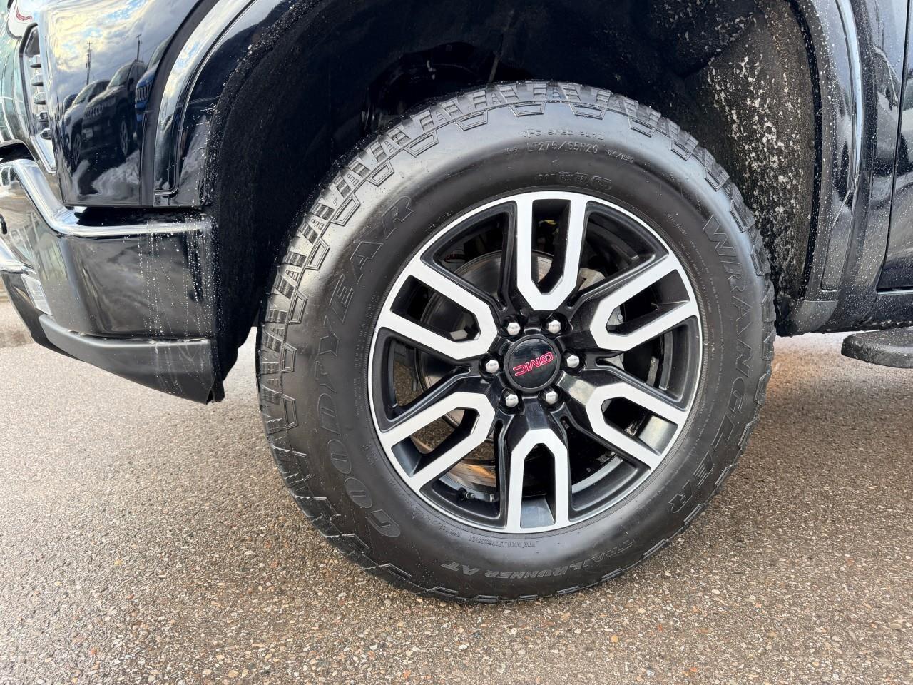 2025 GMC Sierra 1500 4WD Crew Cab 147  AT4 Photo