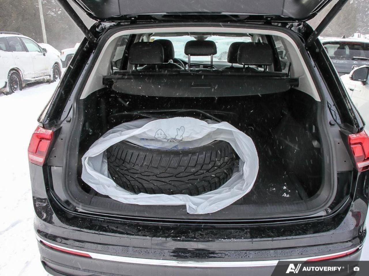 2022 Volkswagen Tiguan ComfortlineACCIDENT-FREE, AWD, SUNROOF, HTD SEATS, Photo