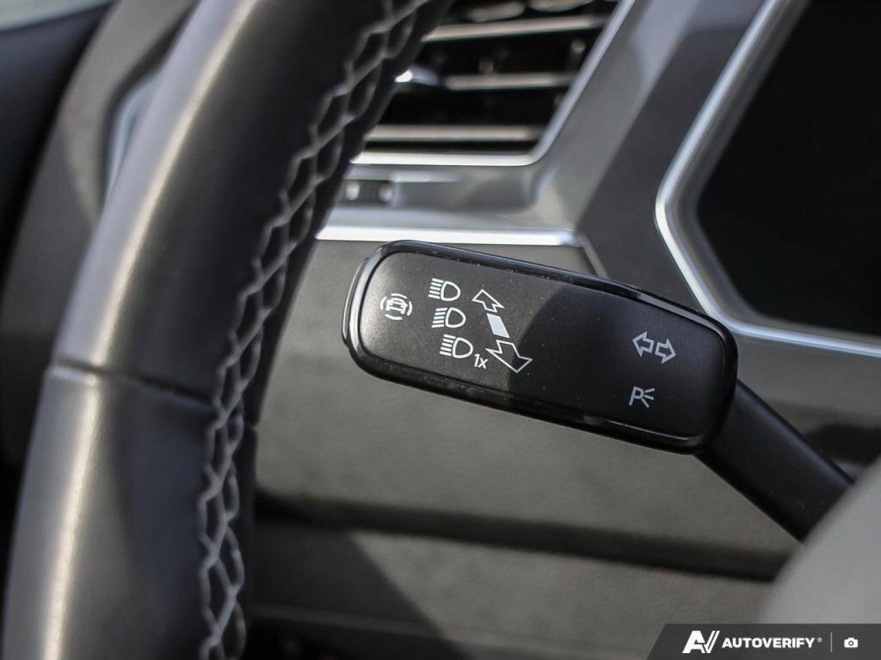 2022 Volkswagen Tiguan ComfortlineACCIDENT-FREE, AWD, SUNROOF, HTD SEATS, Photo