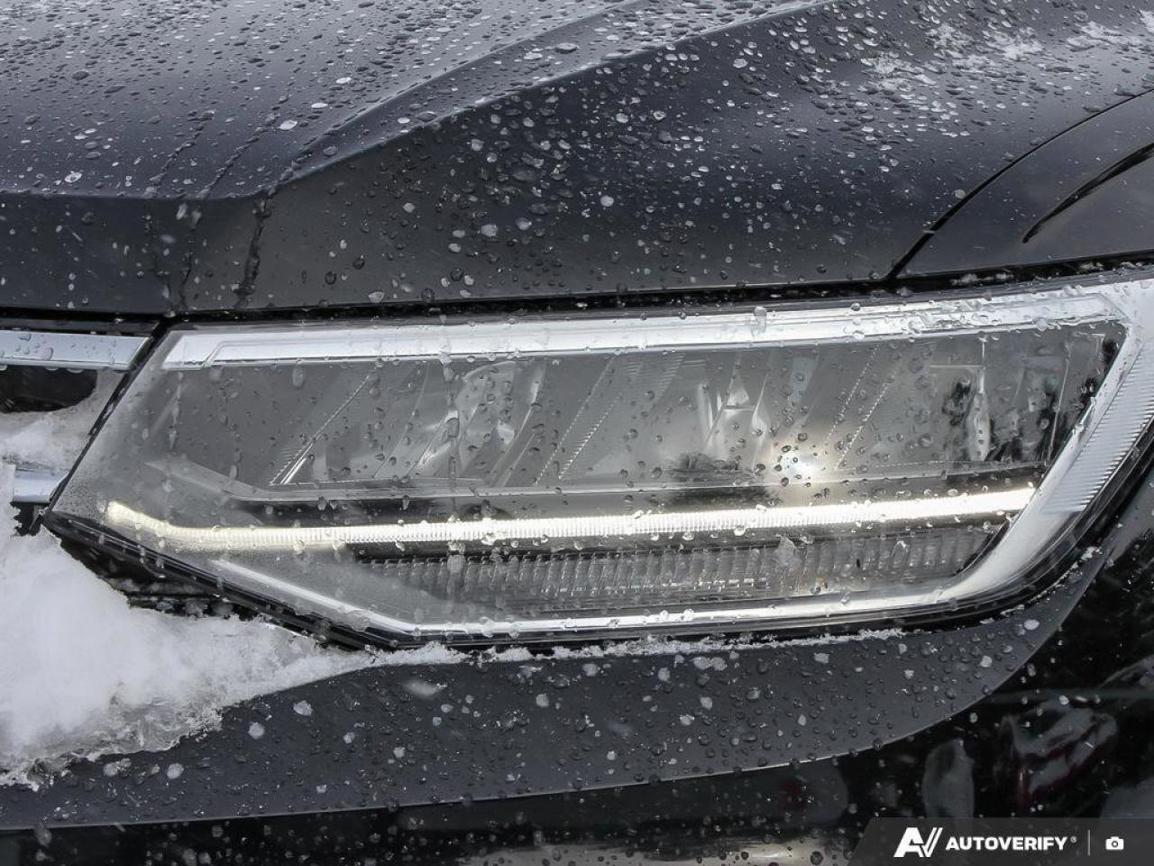 2022 Volkswagen Tiguan ComfortlineACCIDENT-FREE, AWD, SUNROOF, HTD SEATS, Photo