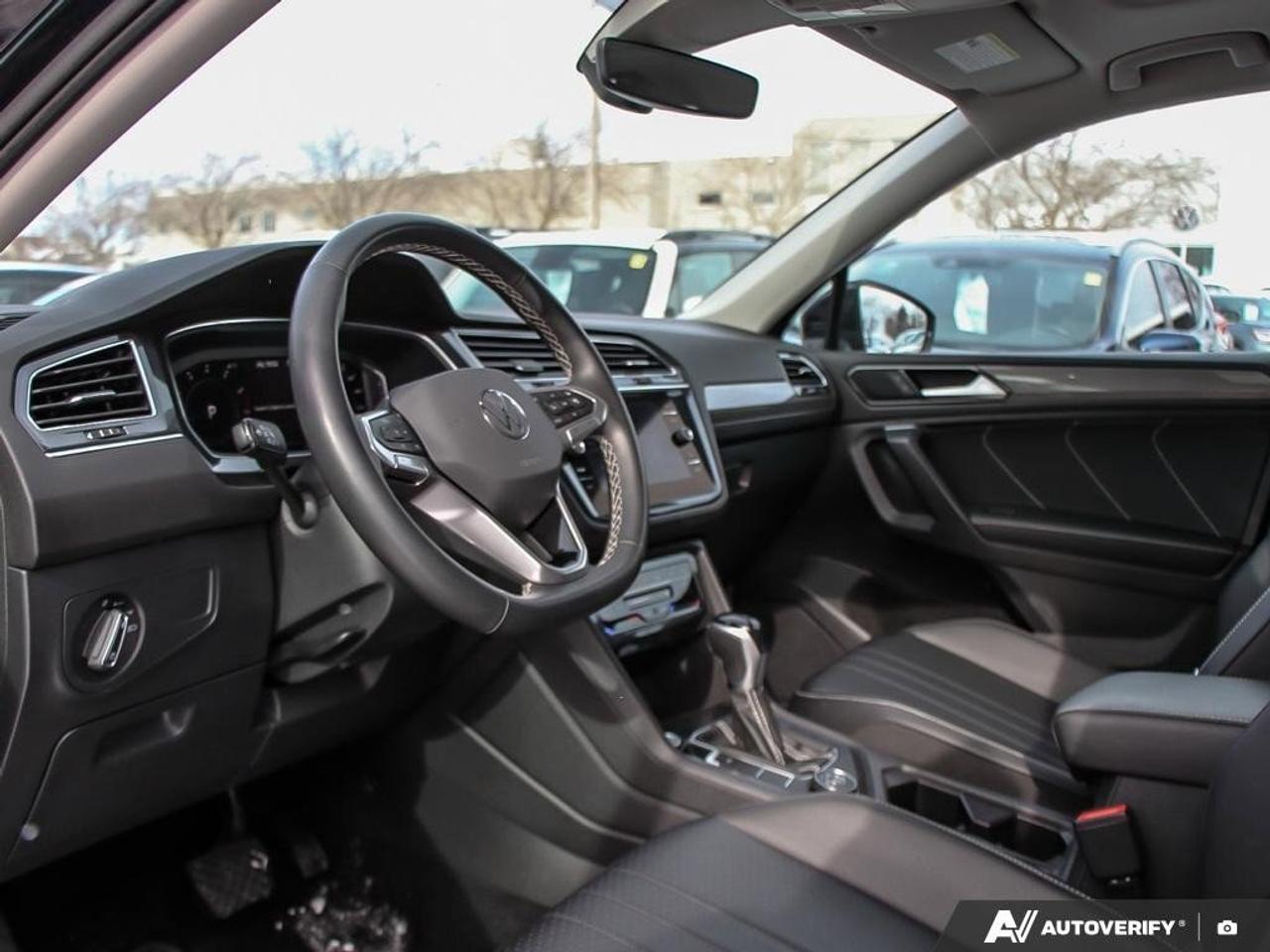 2022 Volkswagen Tiguan ComfortlineACCIDENT-FREE, AWD, SUNROOF, HTD SEATS, Photo