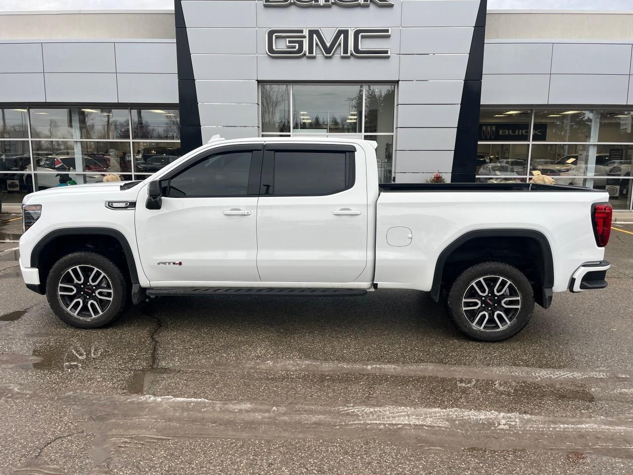 2025 GMC Sierra 1500 AT4AT4, DURAMAX 3.0L, 4X4, LEATHER, ALLOYS, LOW KM Photo