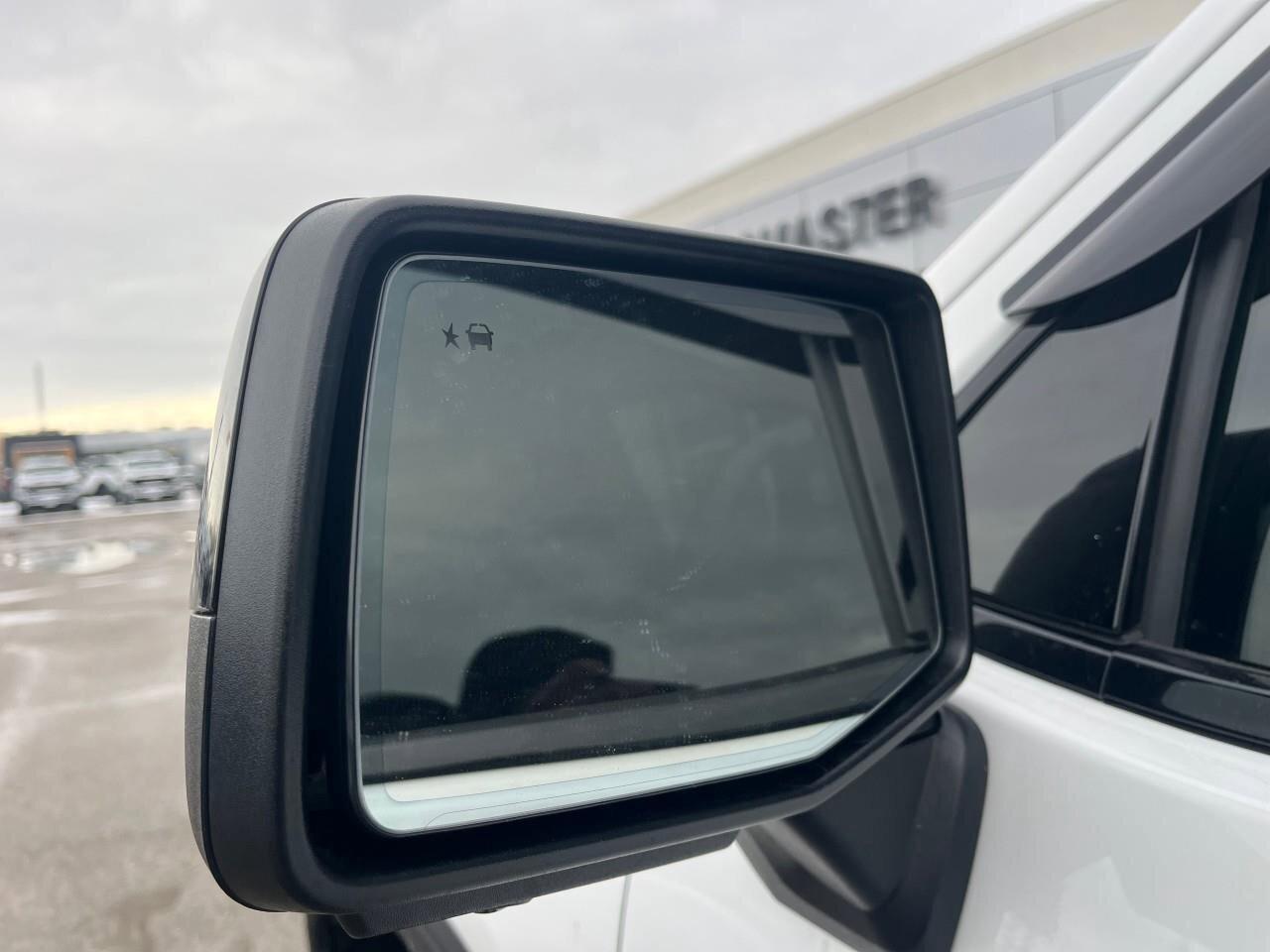 2025 GMC Sierra 1500 AT4AT4, DURAMAX 3.0L, 4X4, LEATHER, ALLOYS, LOW KM Photo